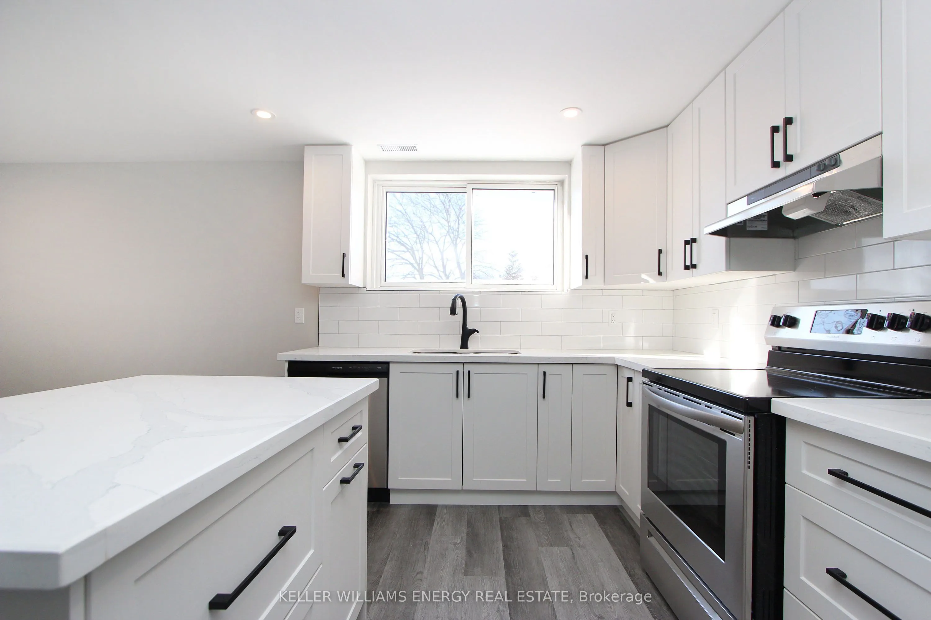 634 Wilson Road N, #Lower