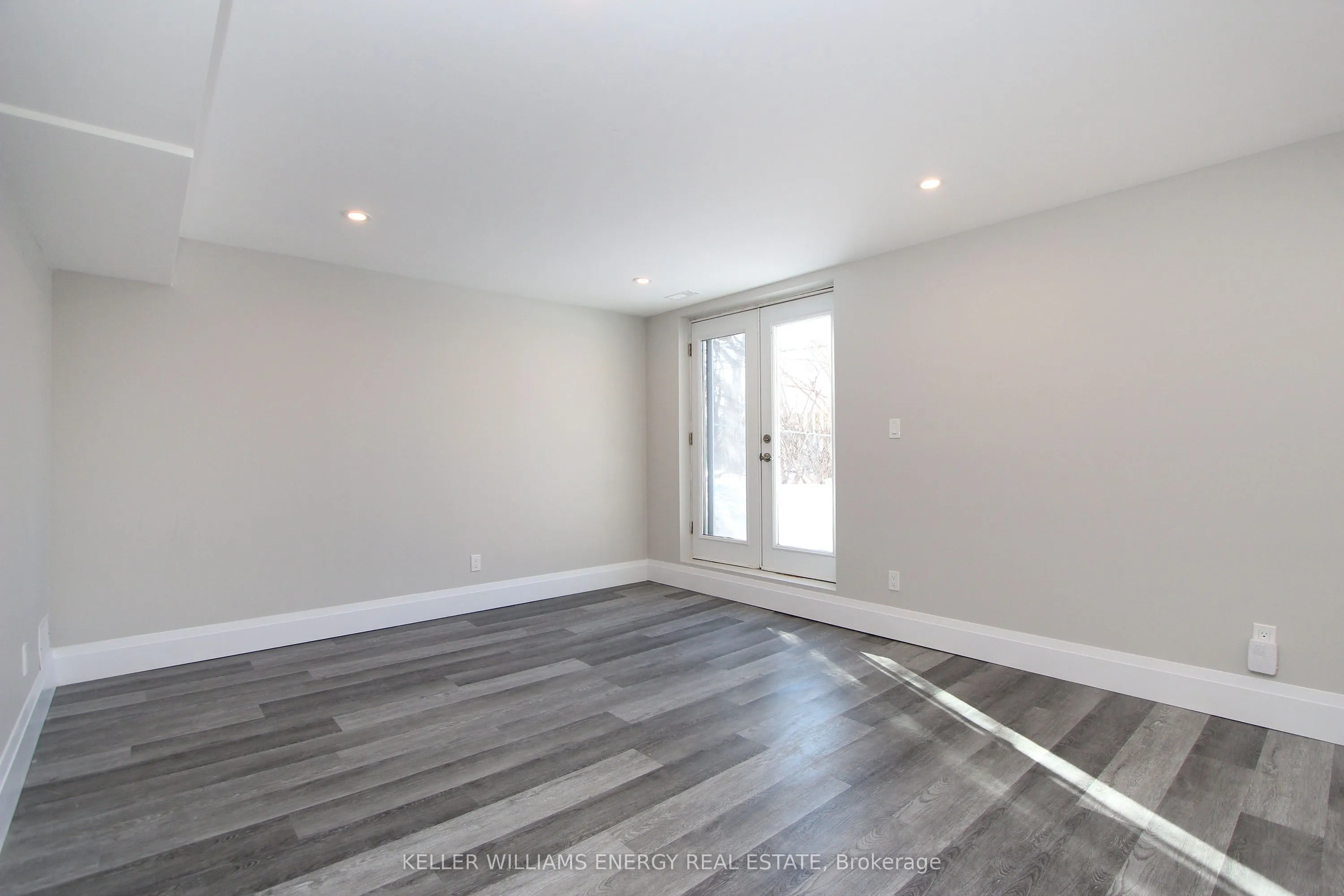 634 Wilson Road N, #Lower