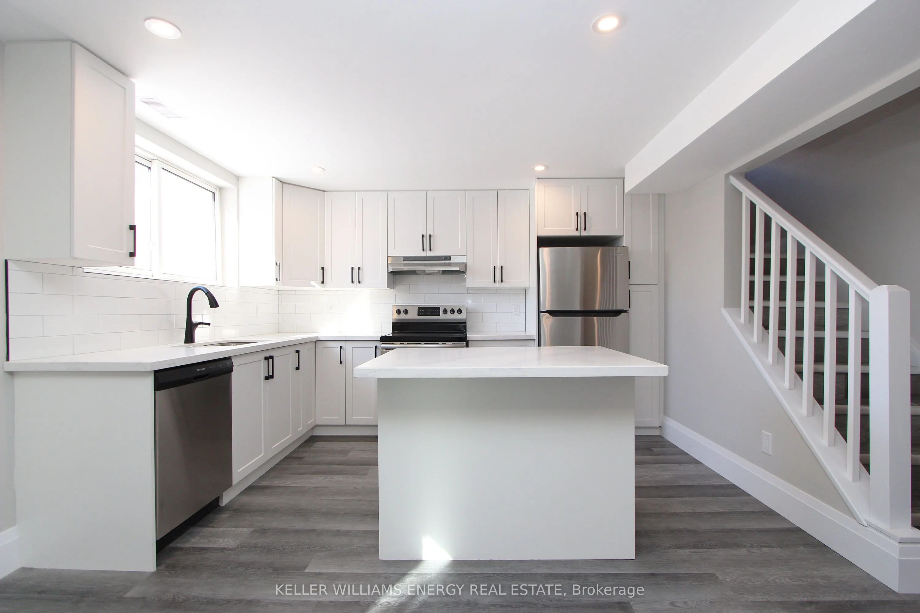 634 Wilson Road N, #Lower