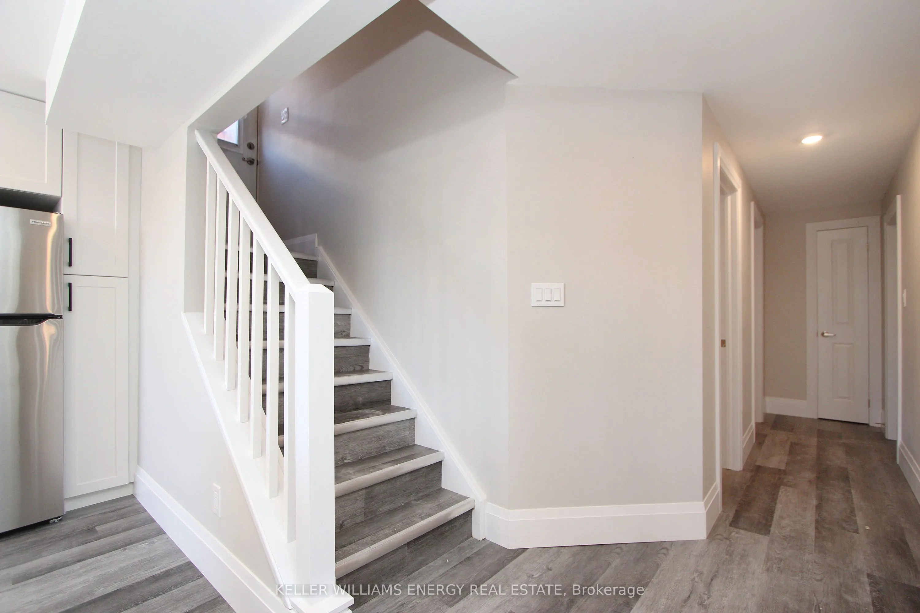 634 Wilson Road N, #Lower