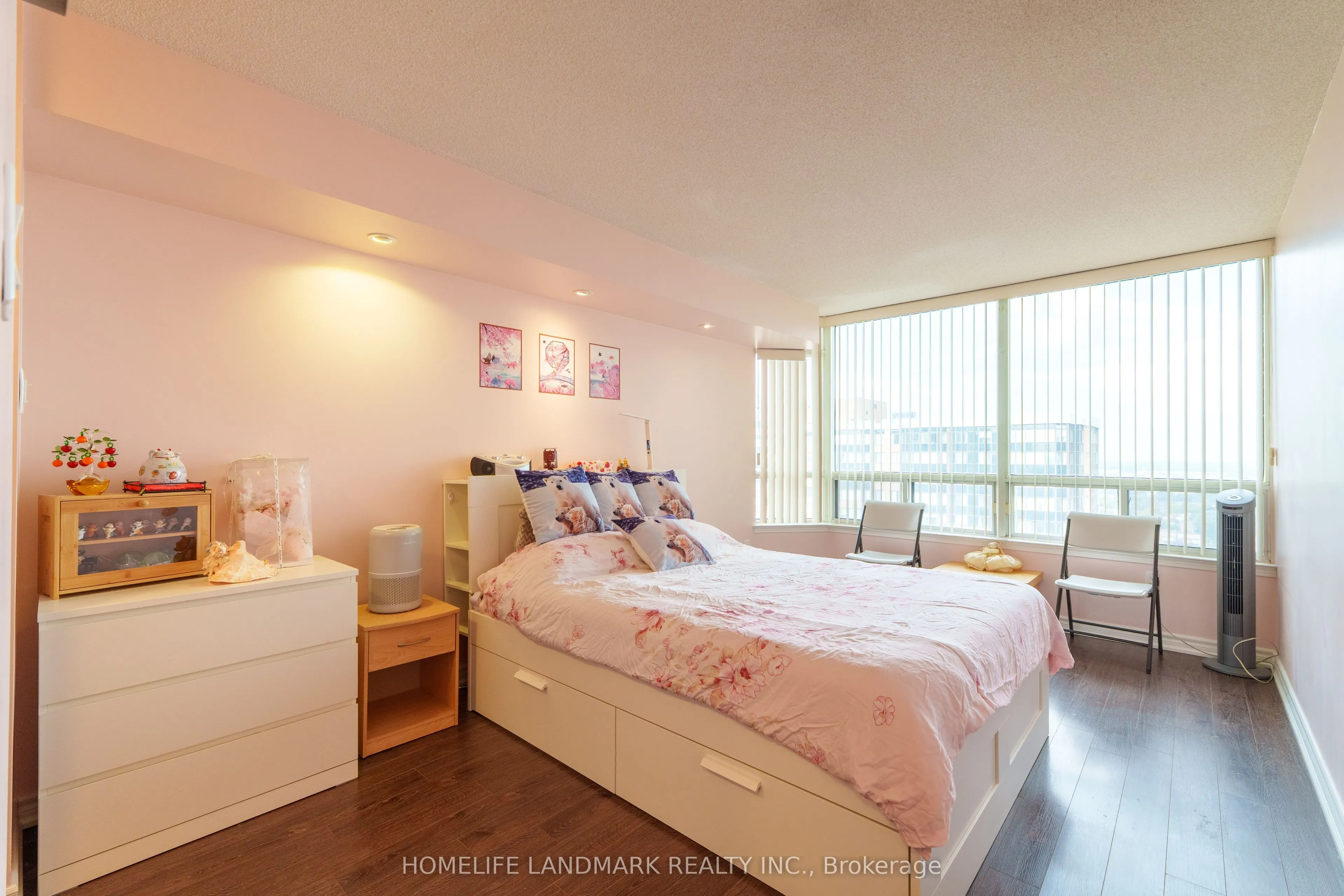 350 Alton Towers Circle, #1906