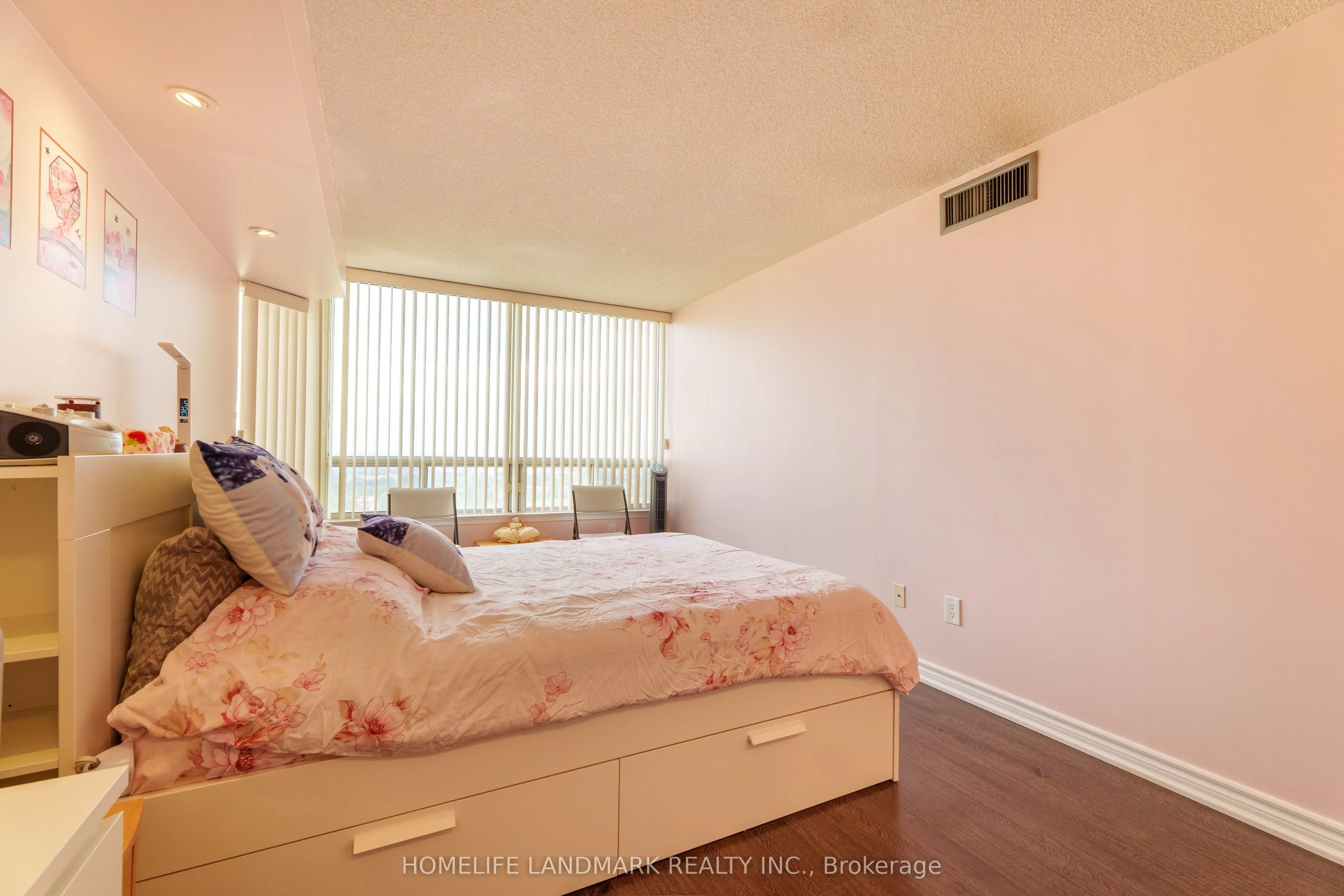 350 Alton Towers Circle, #1906