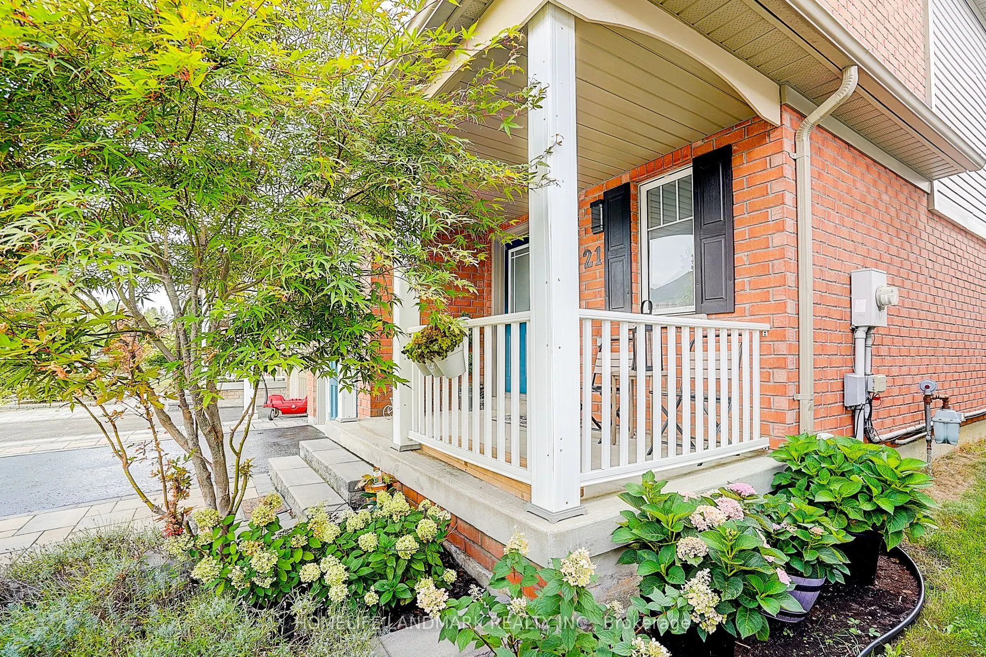 21 Donlevy Crescent