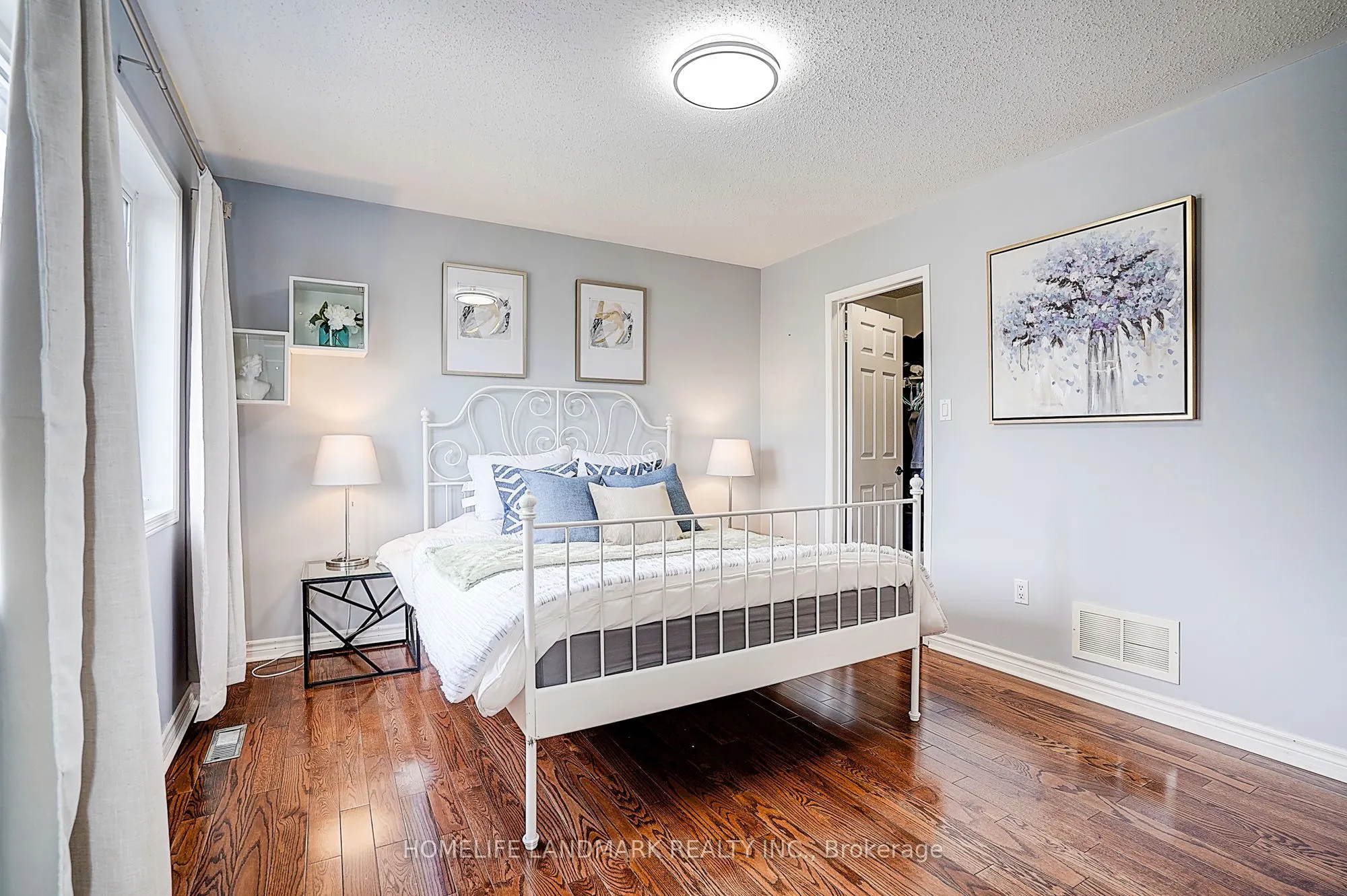 21 Donlevy Crescent