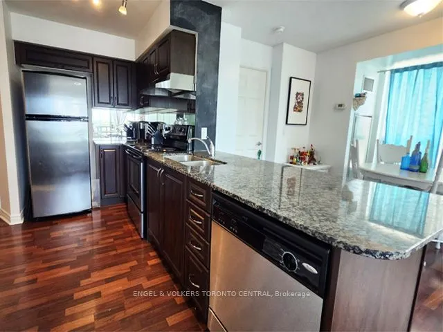 60 Fairfax Crescent, #330