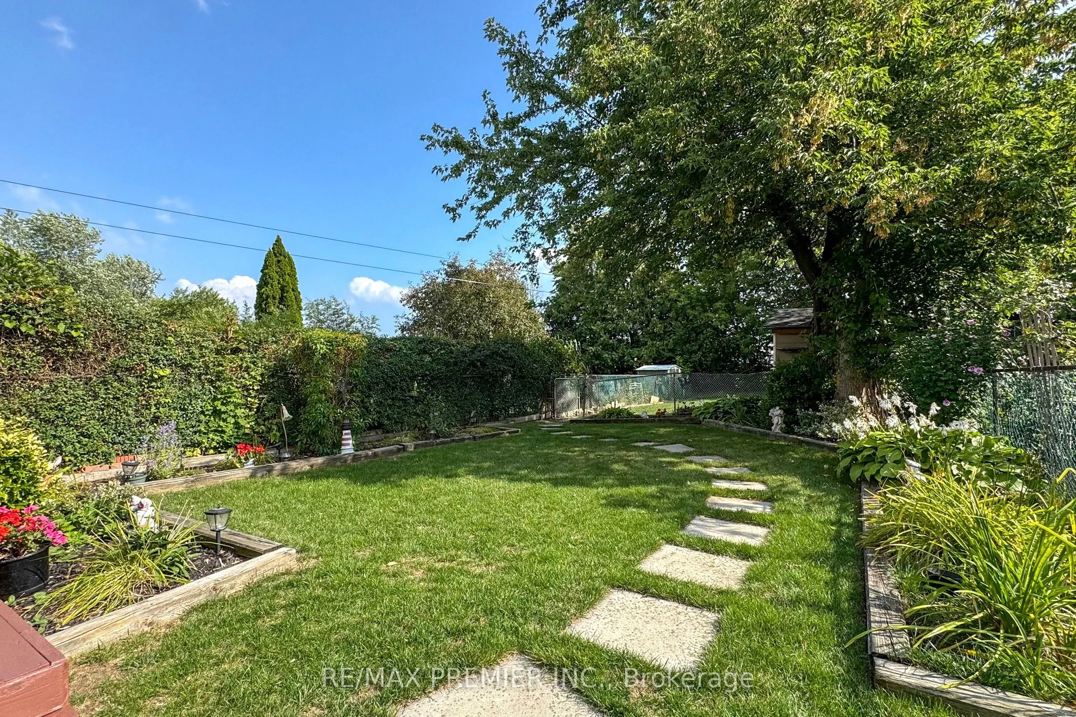 191 Invergordon Avenue