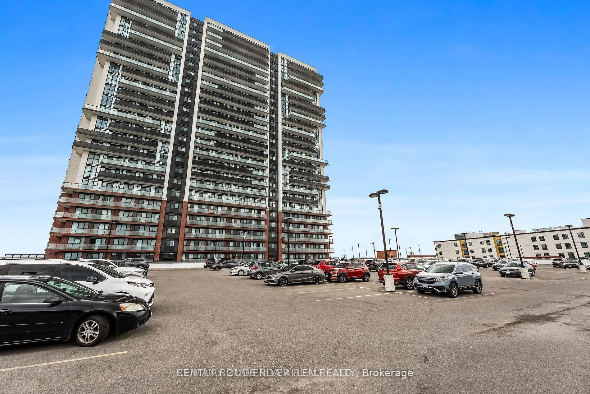 2550 Simcoe Street N, #1901