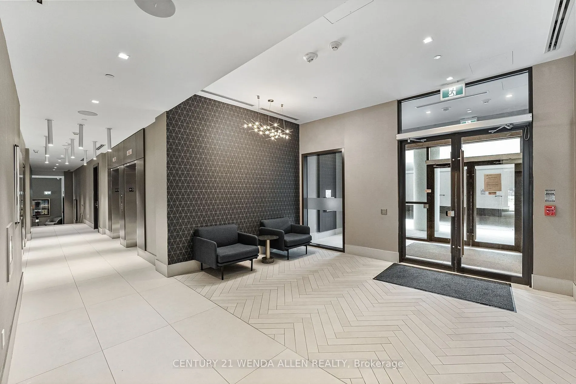 2550 Simcoe Street N, #1901