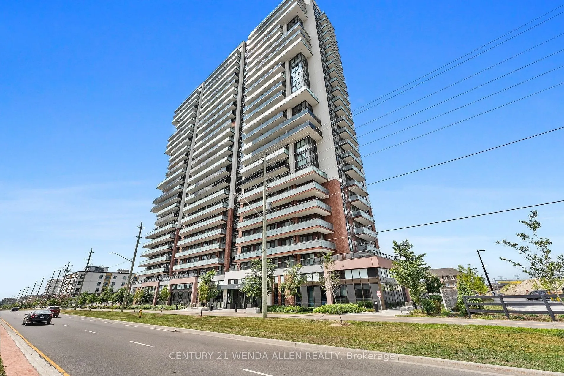 2550 Simcoe Street N, #1901