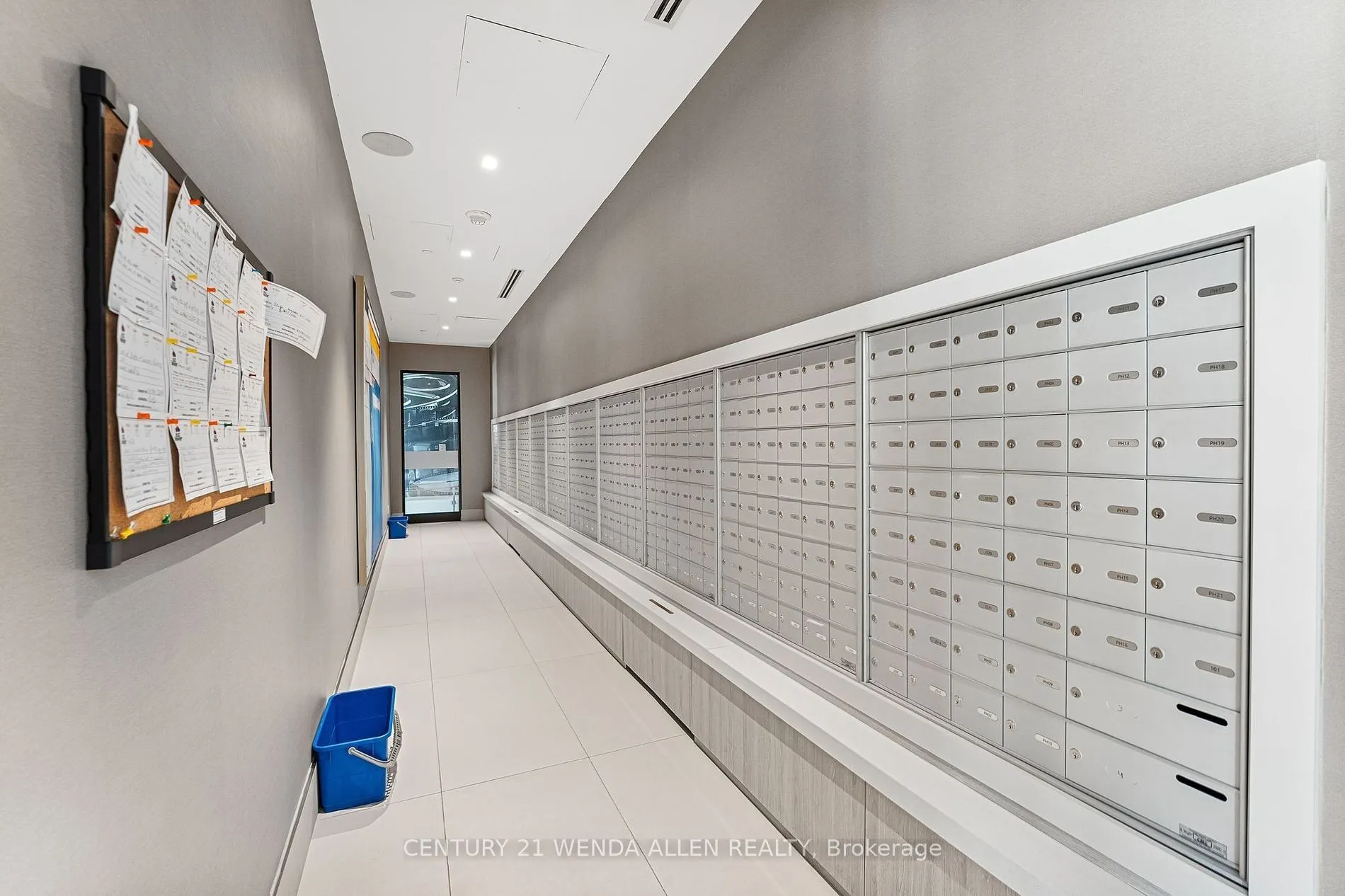 2550 Simcoe Street N, #1901