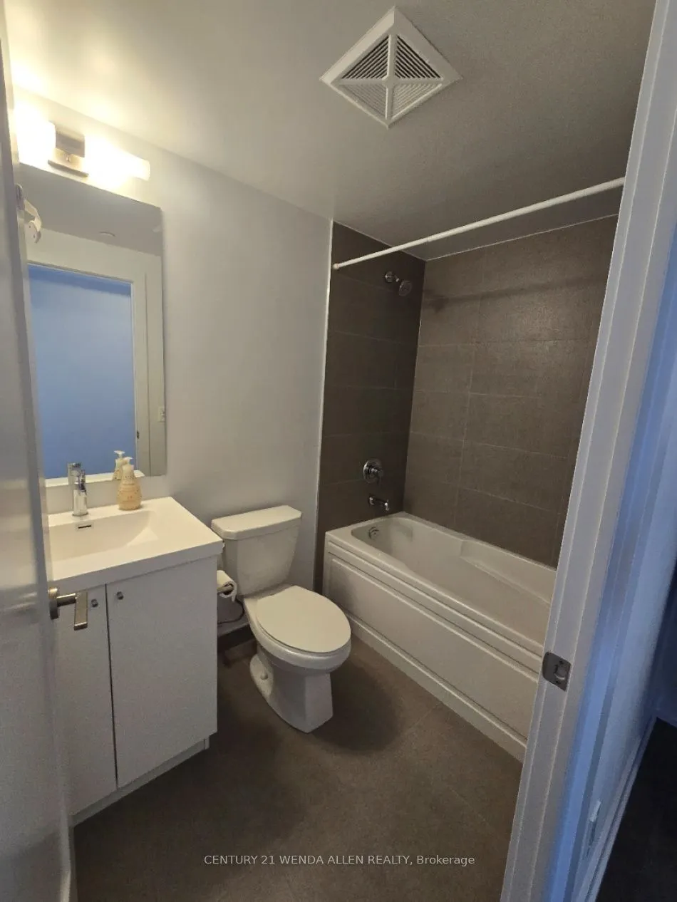 2550 Simcoe Street N, #1901
