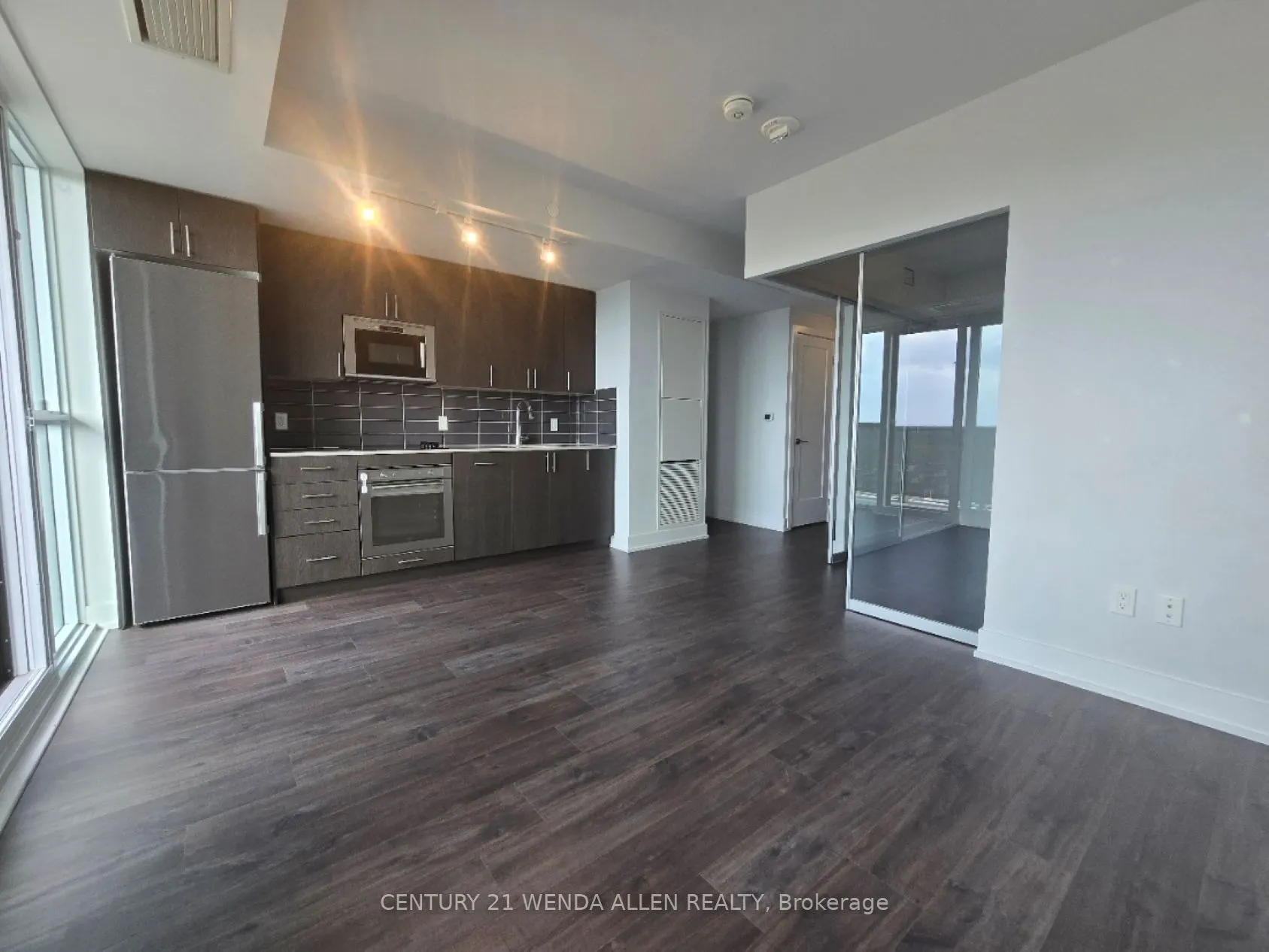 2550 Simcoe Street N, #1901