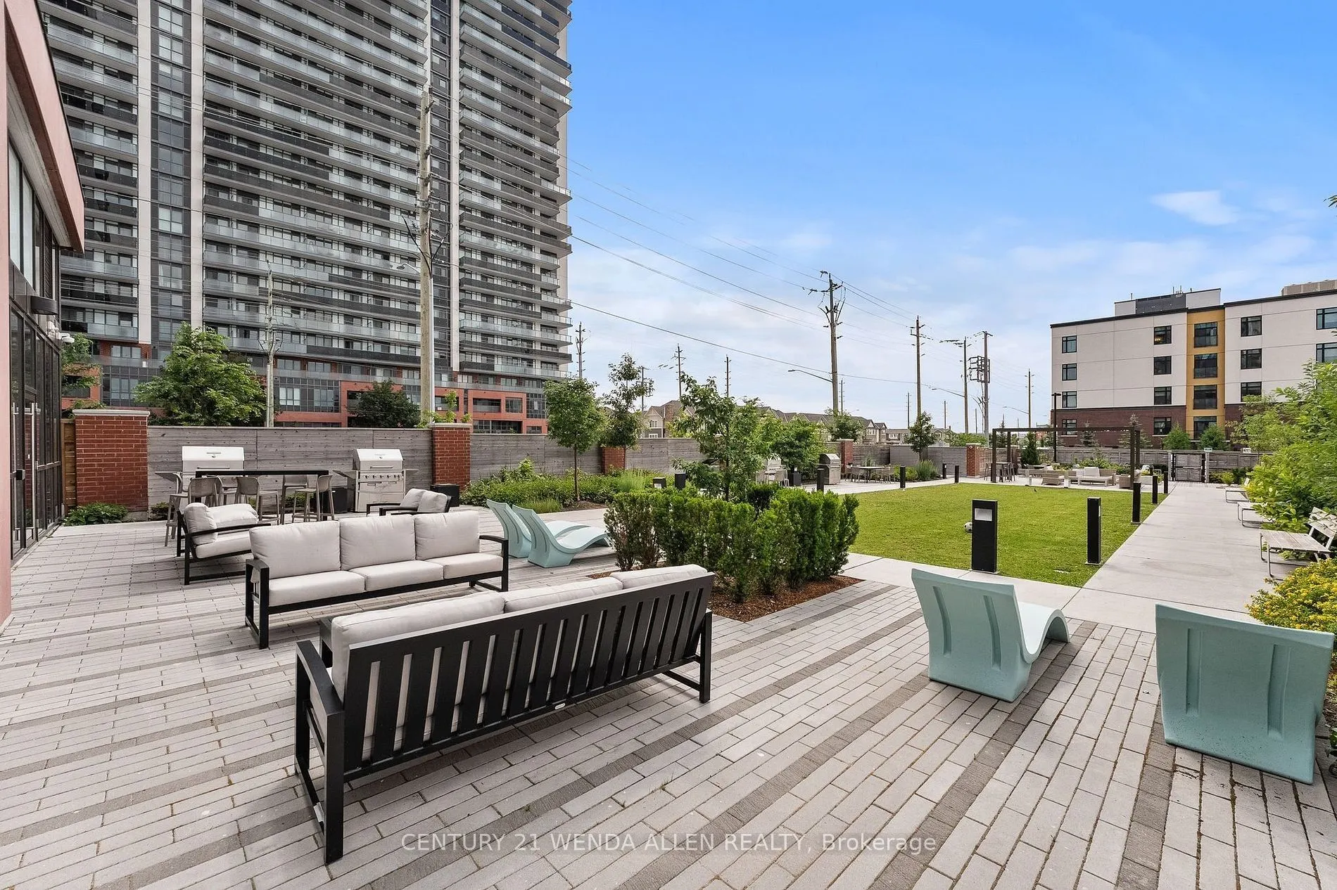 2550 Simcoe Street N, #1901