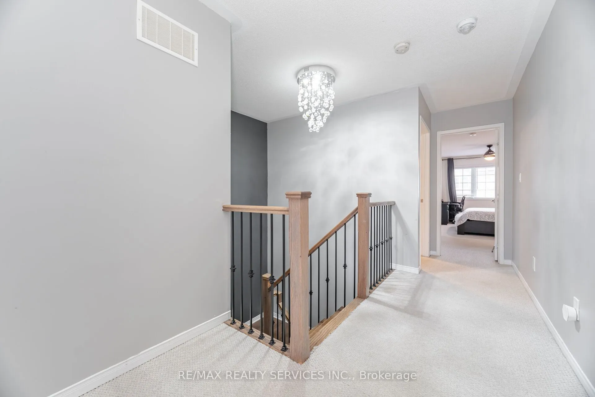 66 Rimrock Crescent