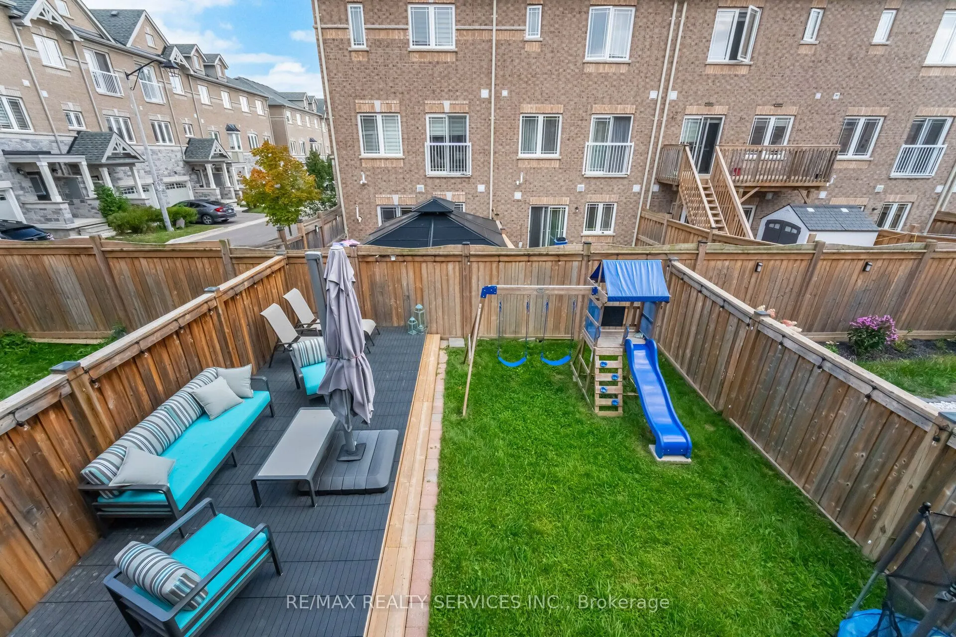 66 Rimrock Crescent