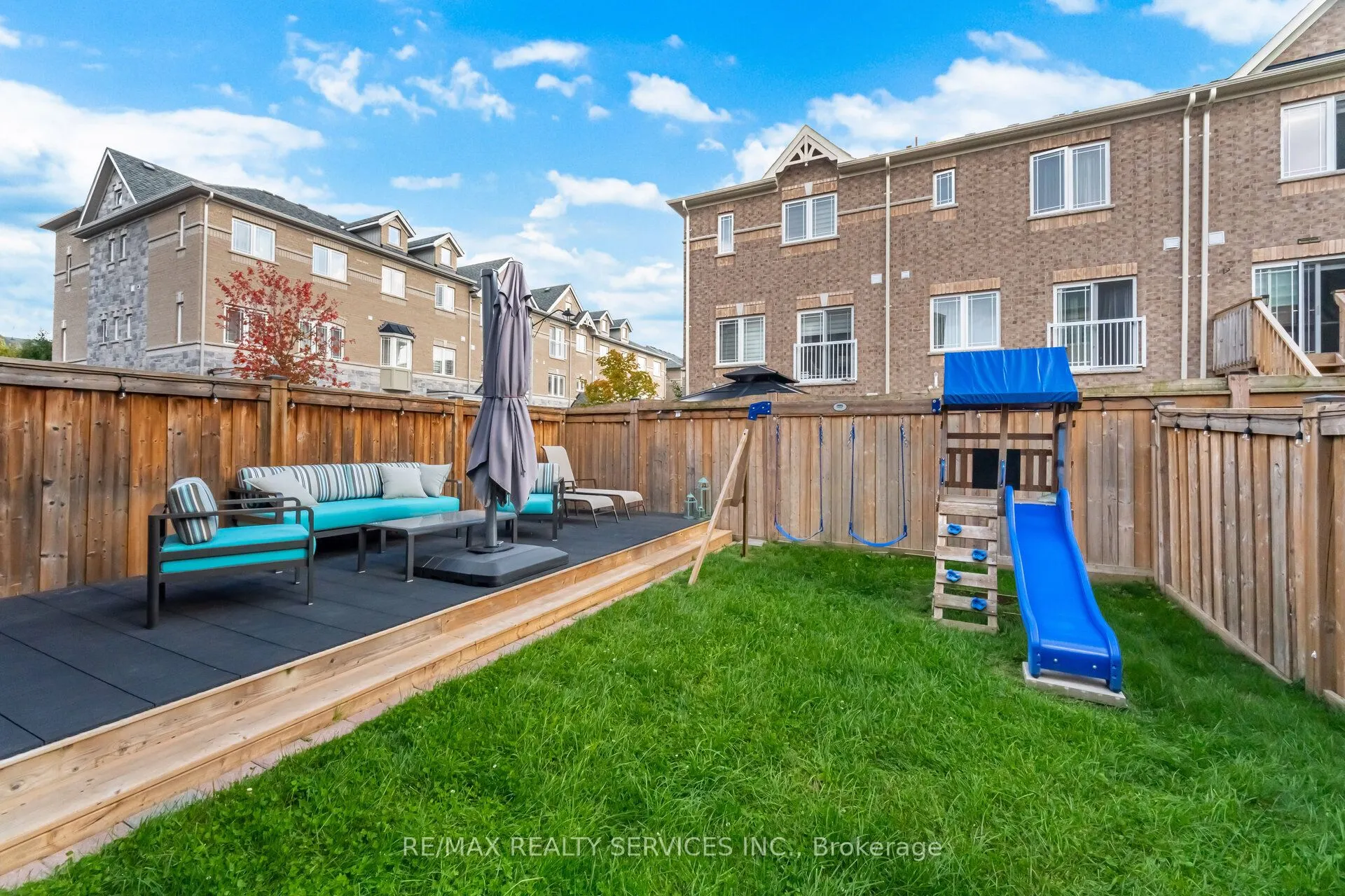 66 Rimrock Crescent