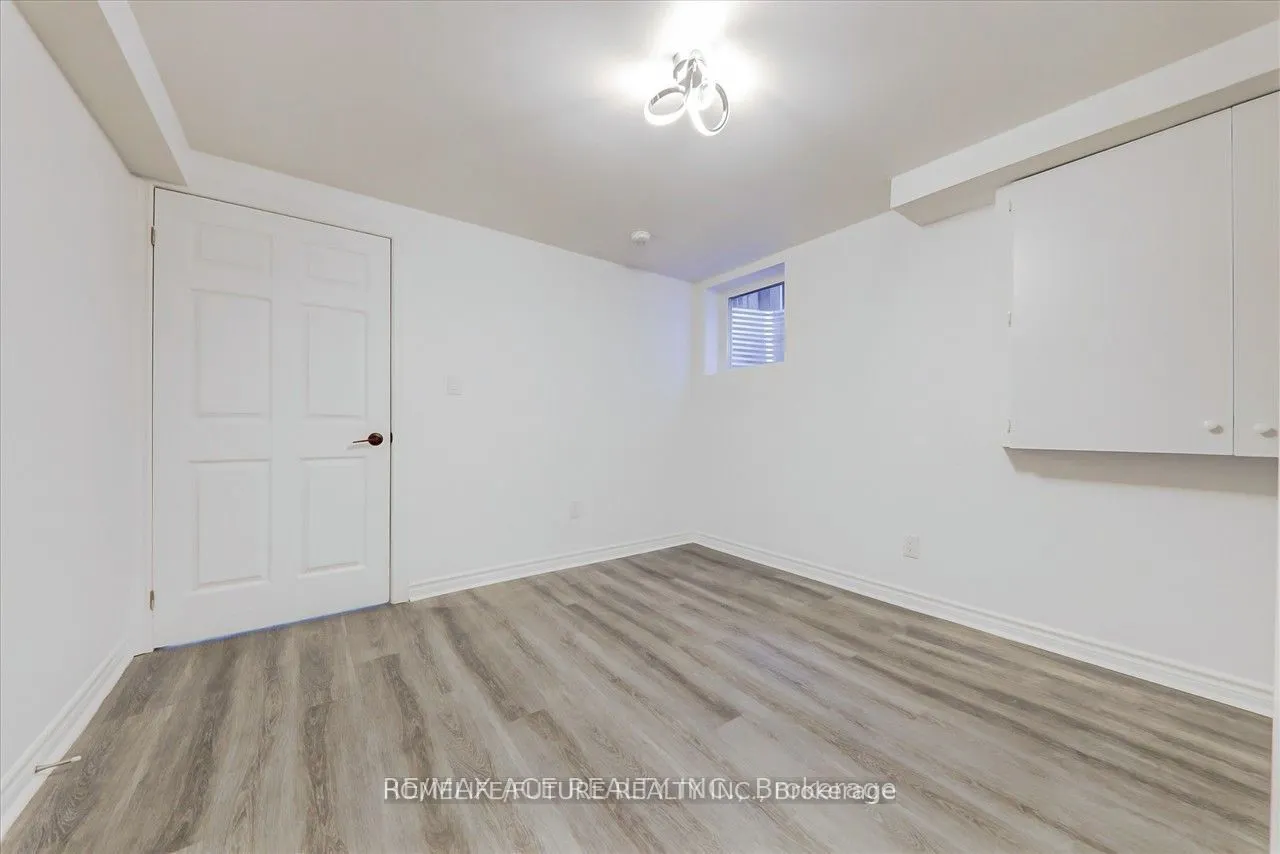 1579 Heathside Crescent, #Bsmt