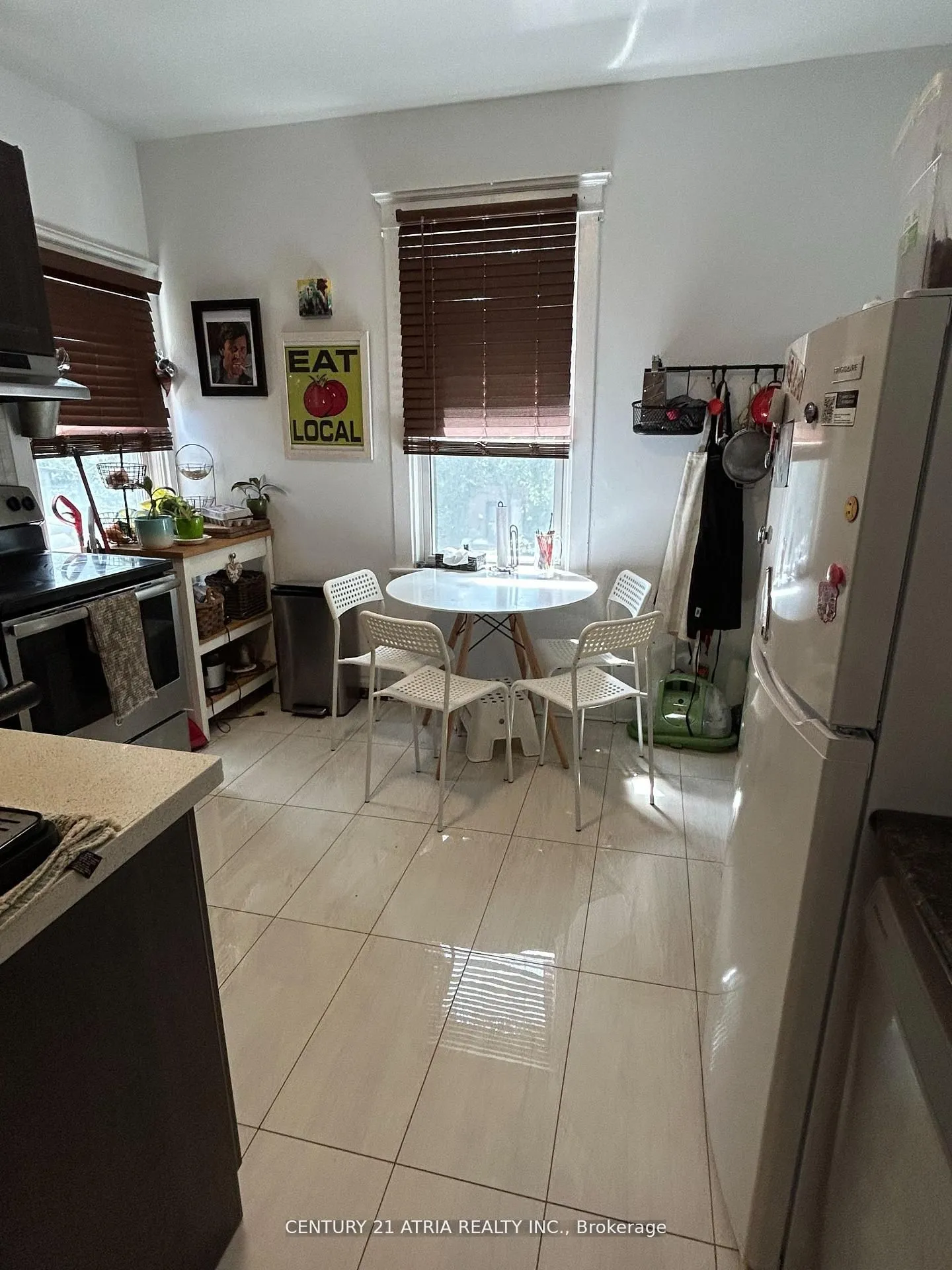 6 Boothroyd Avenue