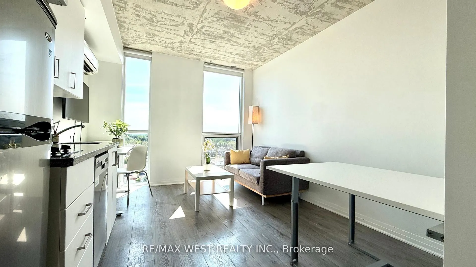 1900 Simcoe Street N, #712