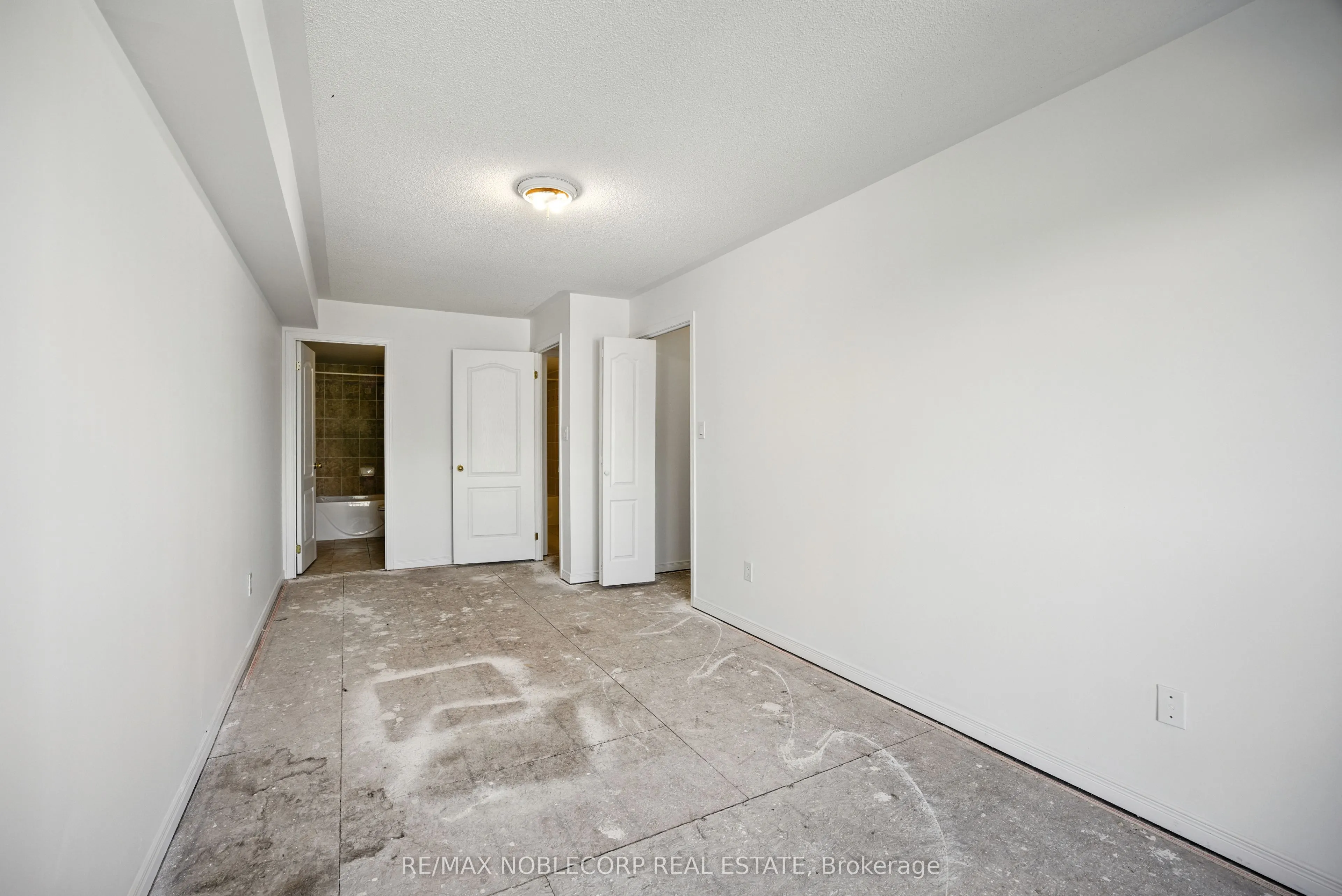 45 Strangford Lane, #311