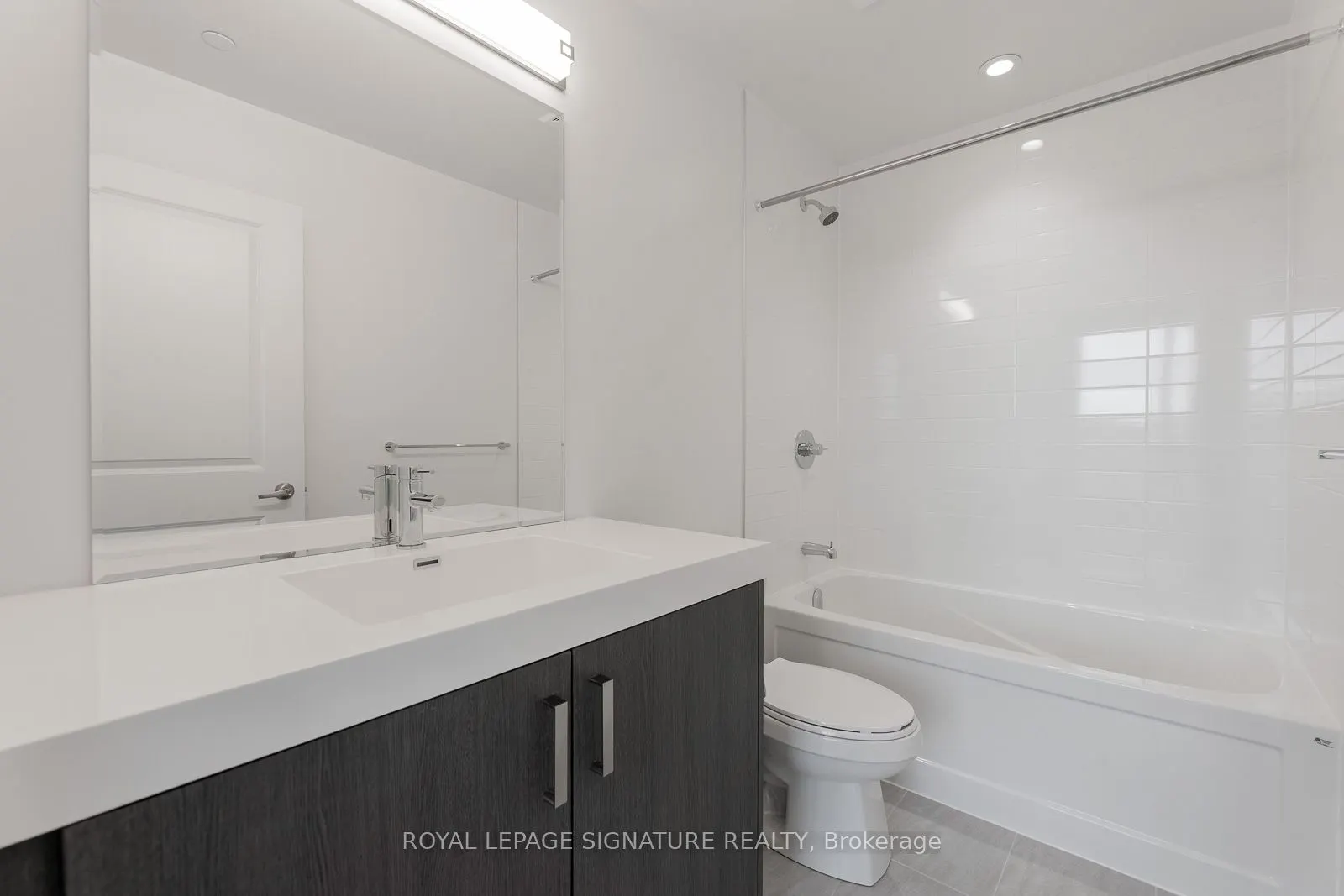 1010 Dundas Street, #224
