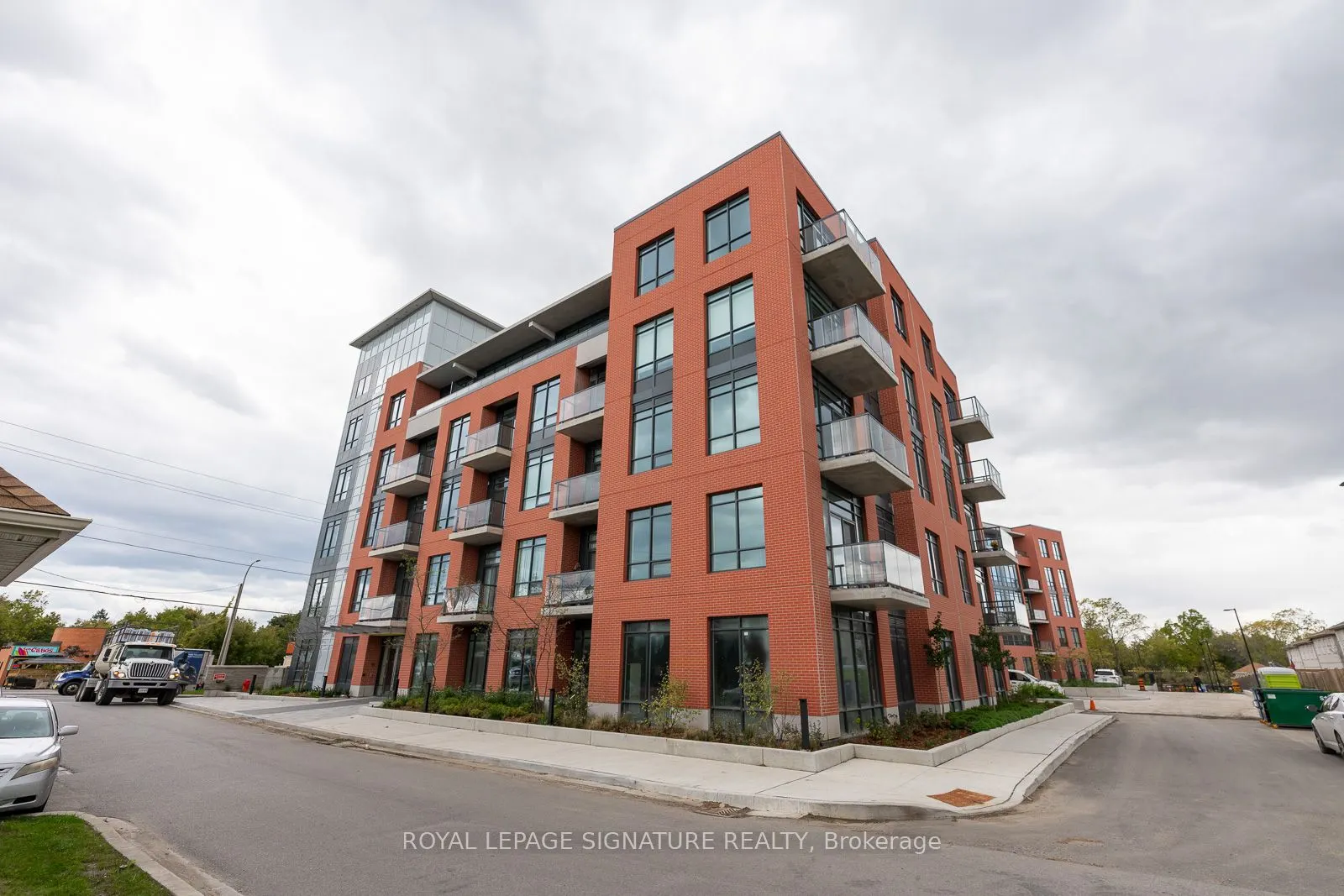 1010 Dundas Street, #224