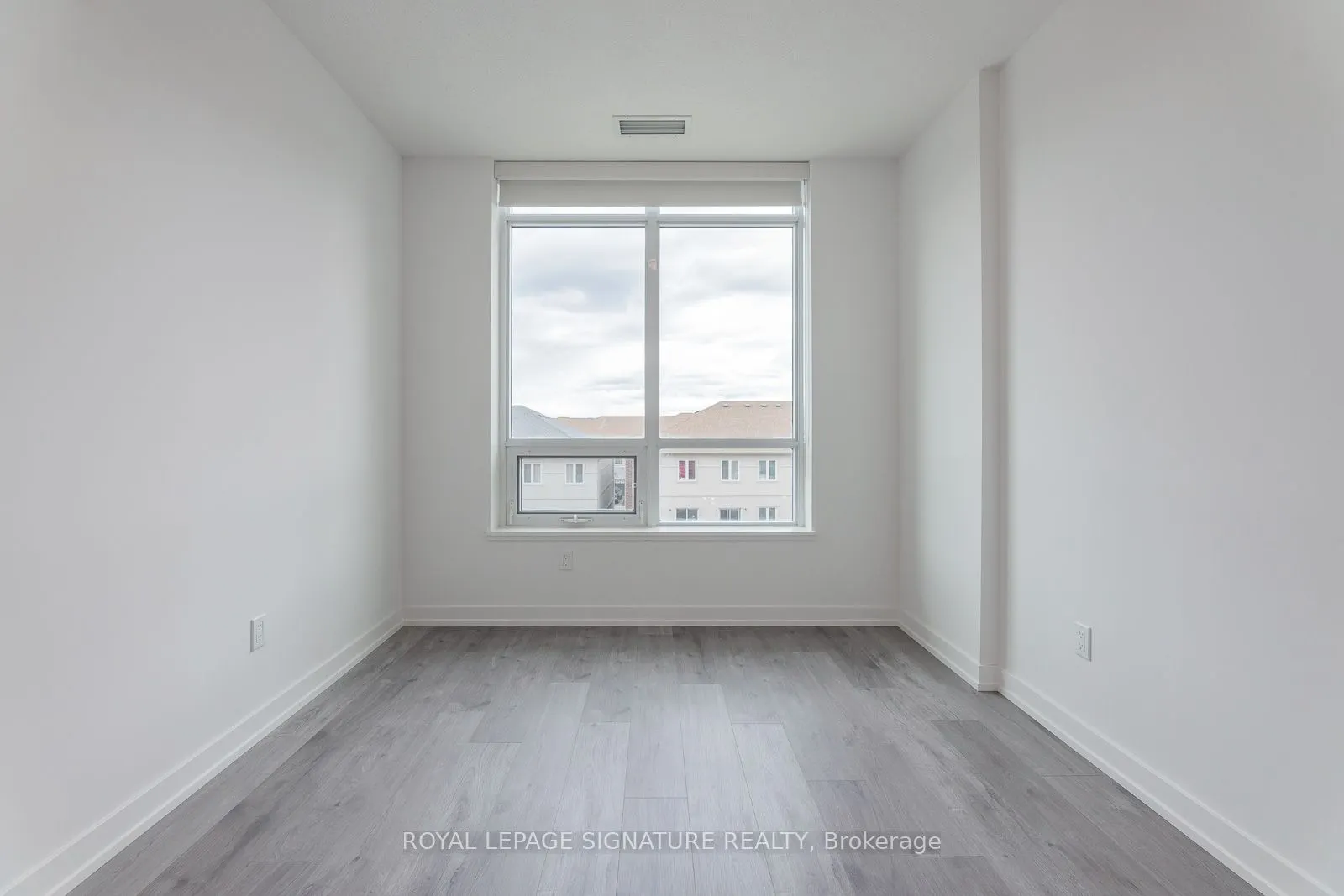 1010 Dundas Street, #224