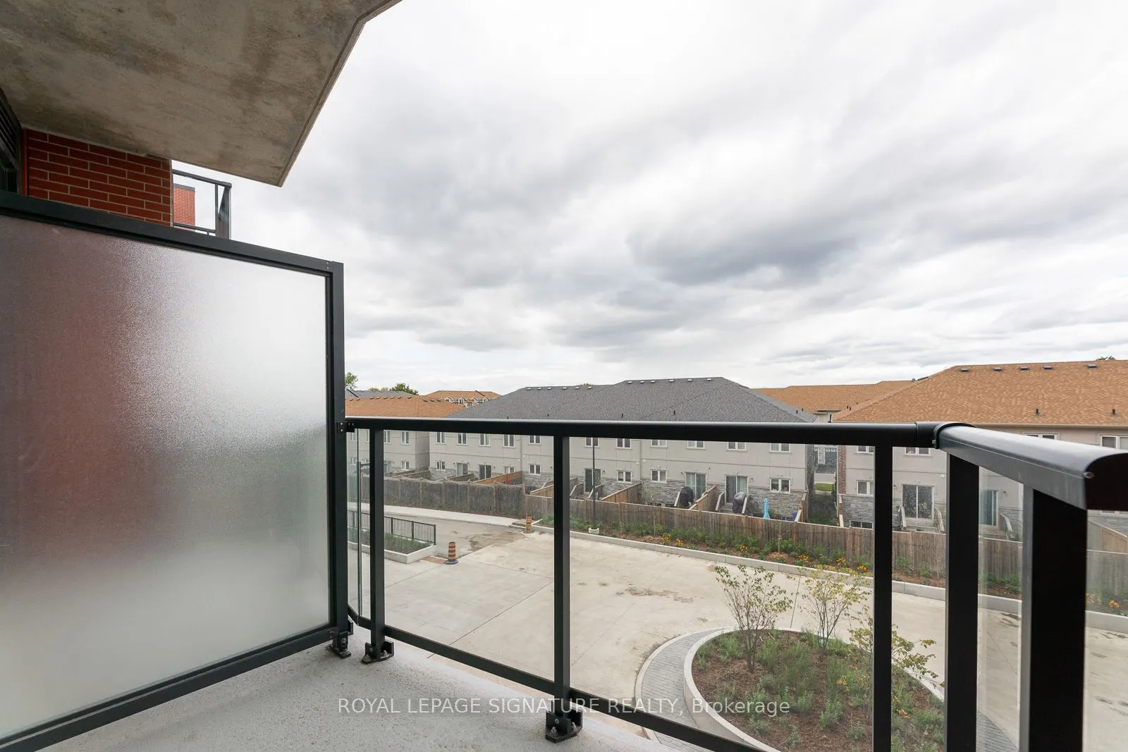 1010 Dundas Street, #224