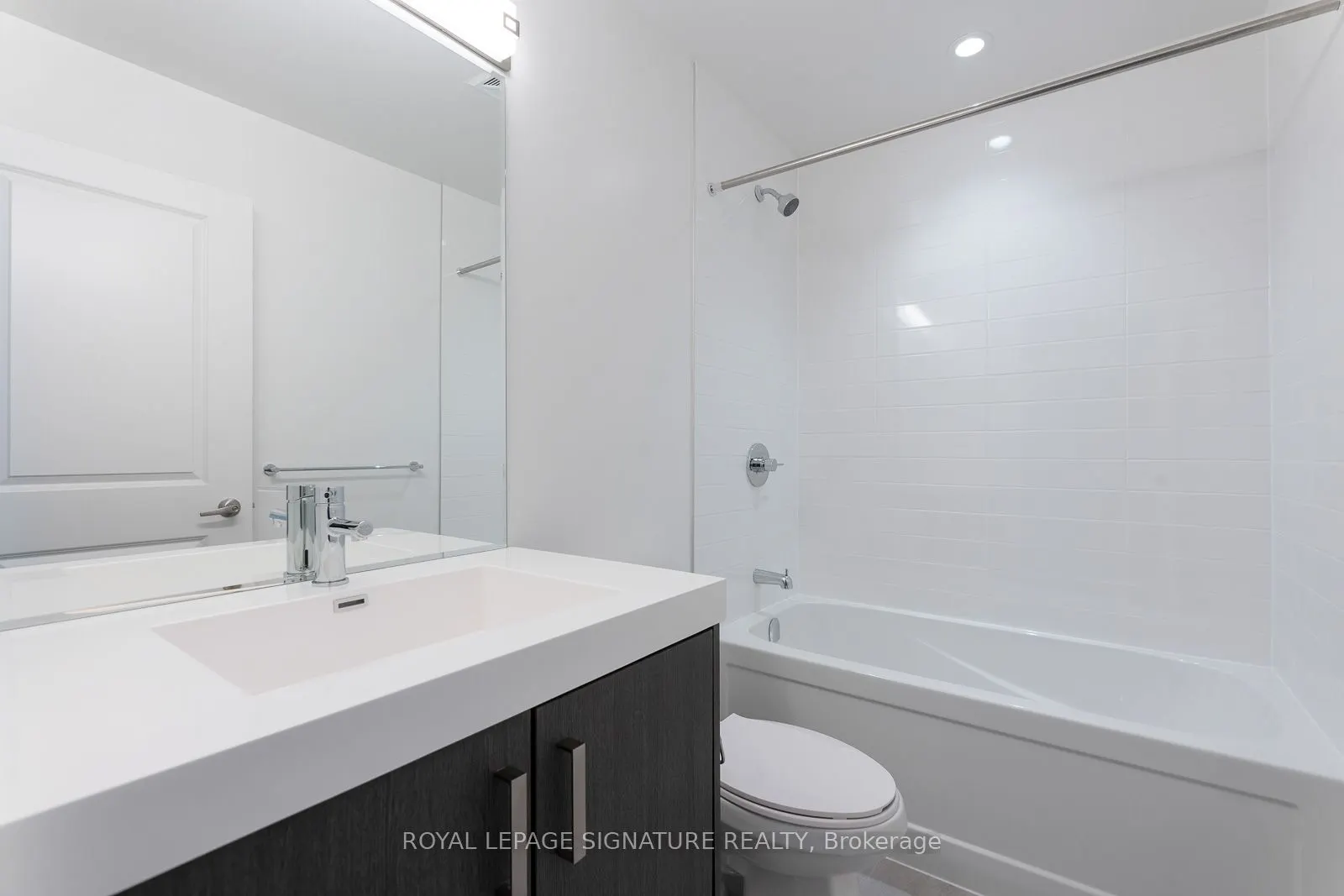 1010 Dundas Street, #224