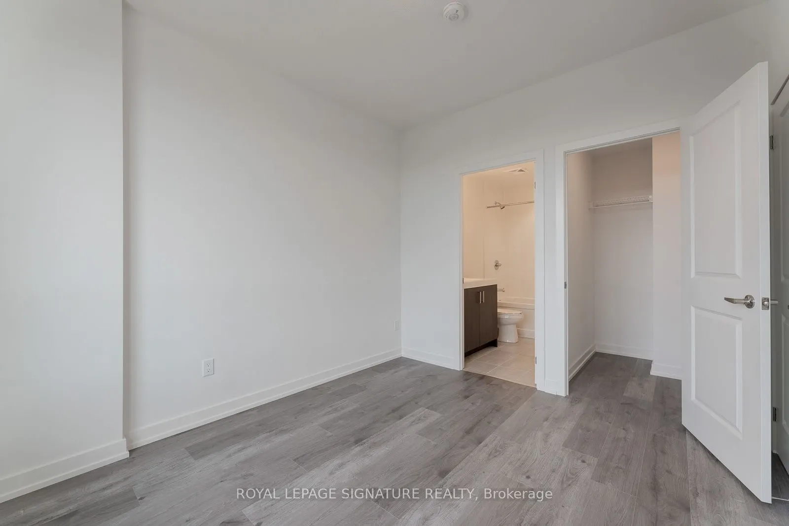 1010 Dundas Street, #224