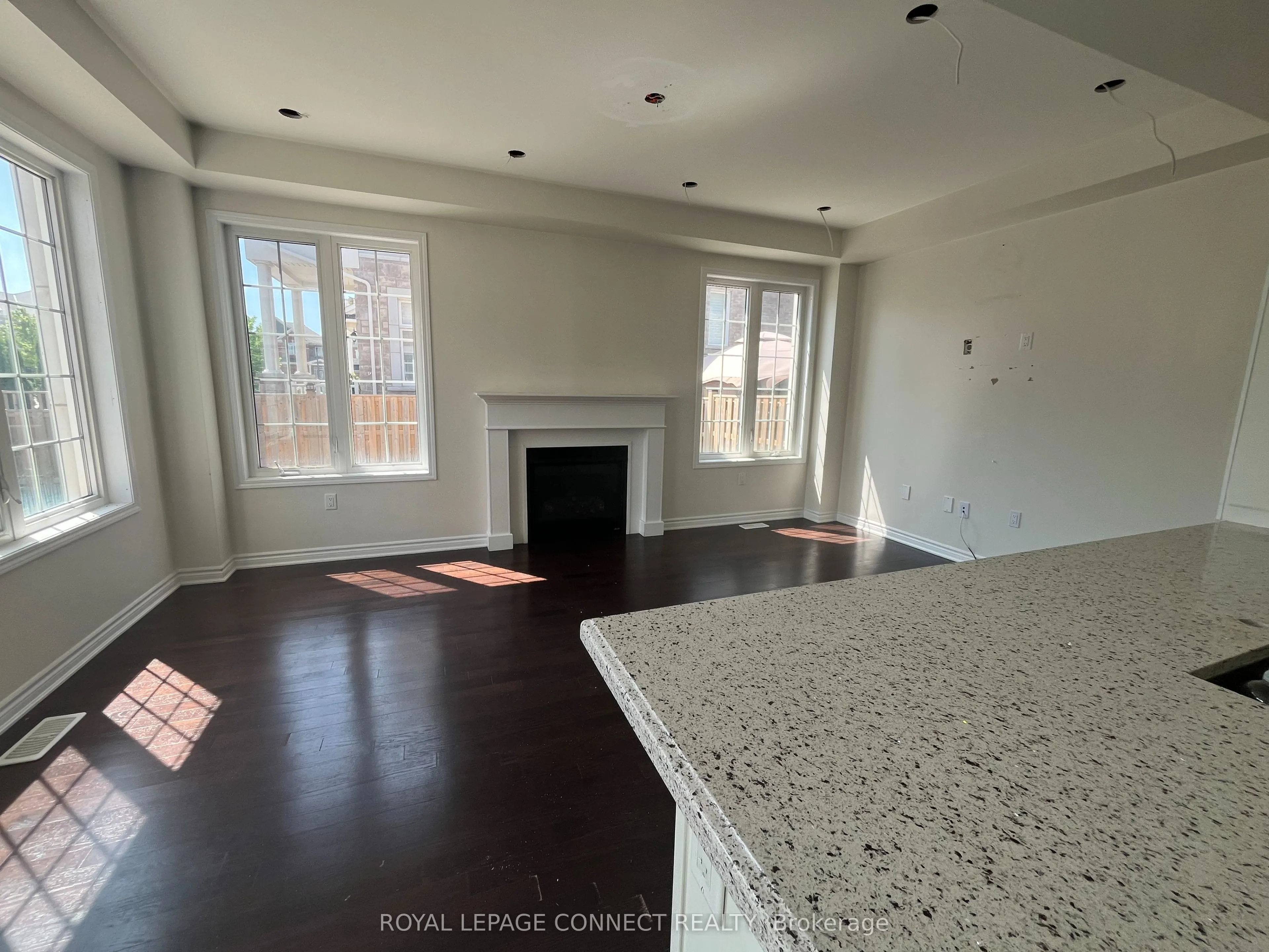 2427 Moonlight Crescent