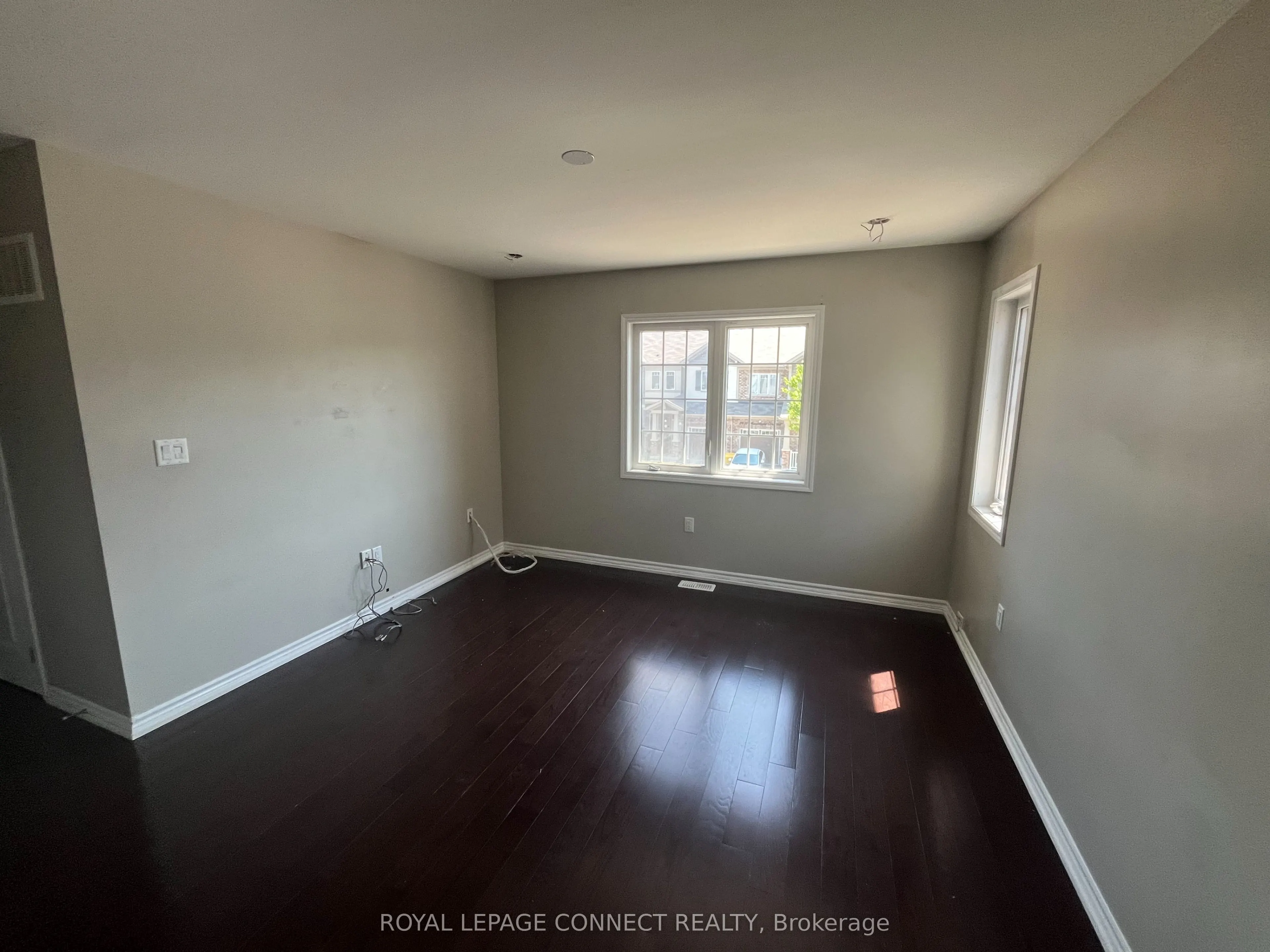 2427 Moonlight Crescent