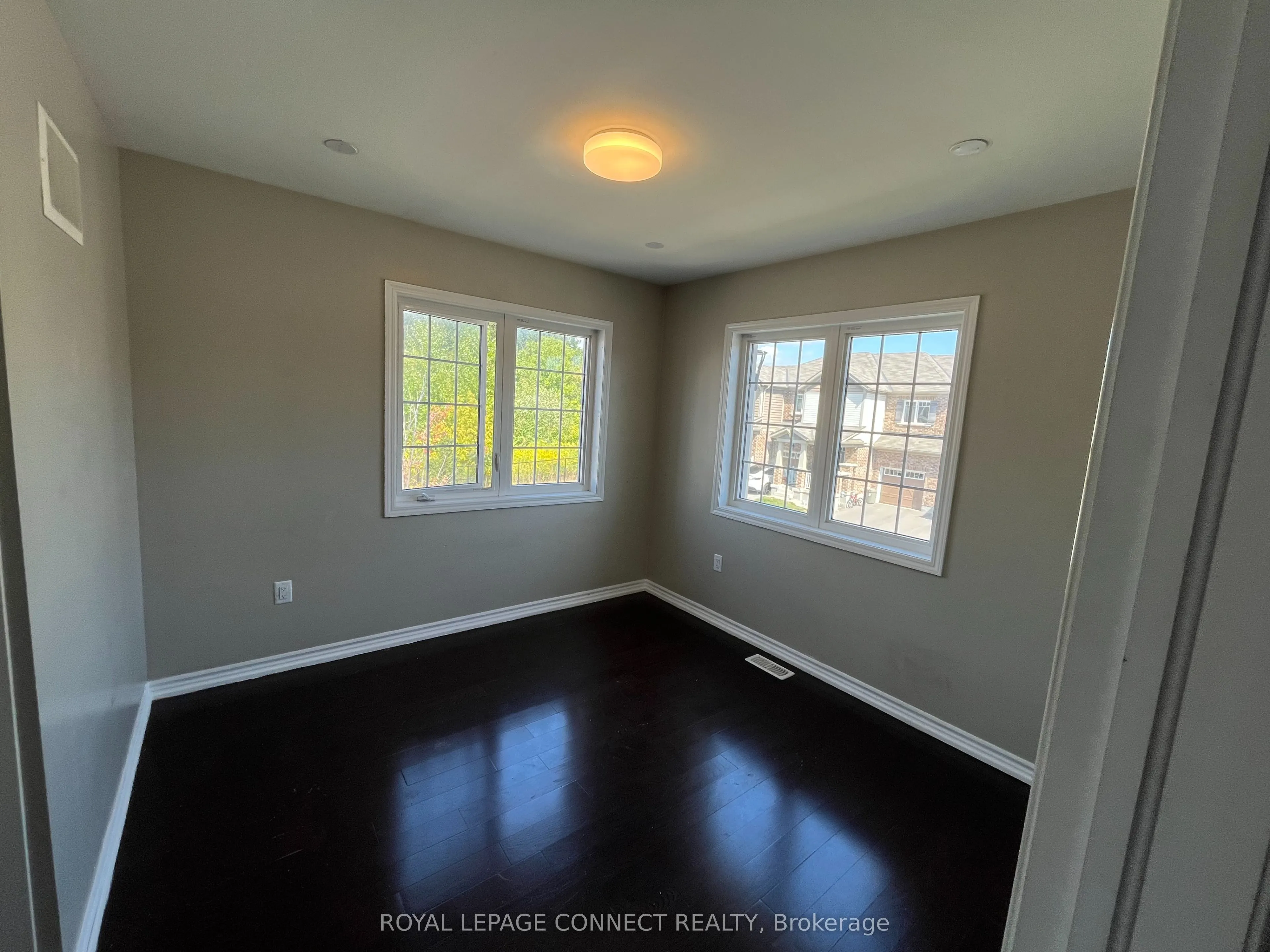 2427 Moonlight Crescent