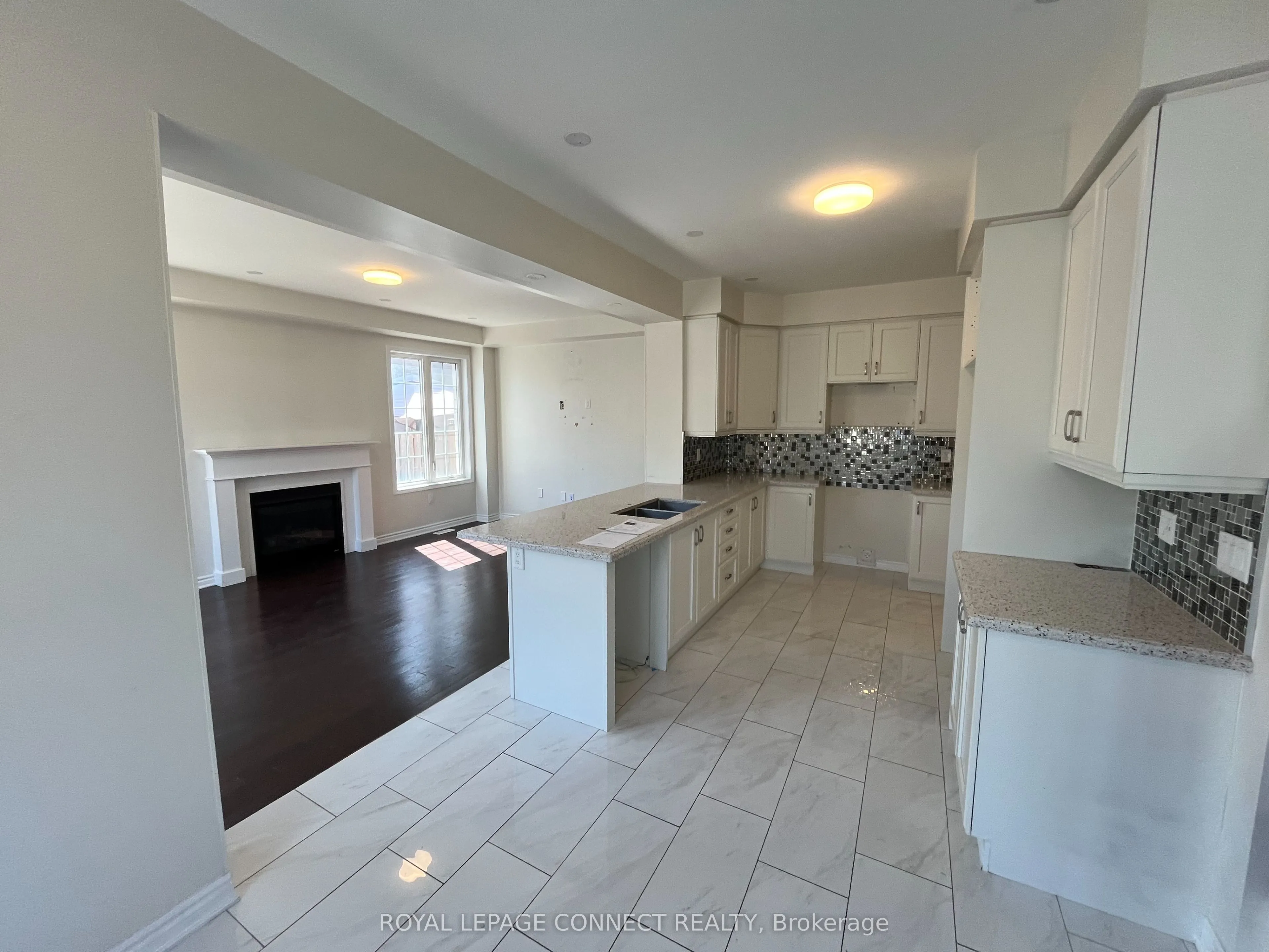 2427 Moonlight Crescent