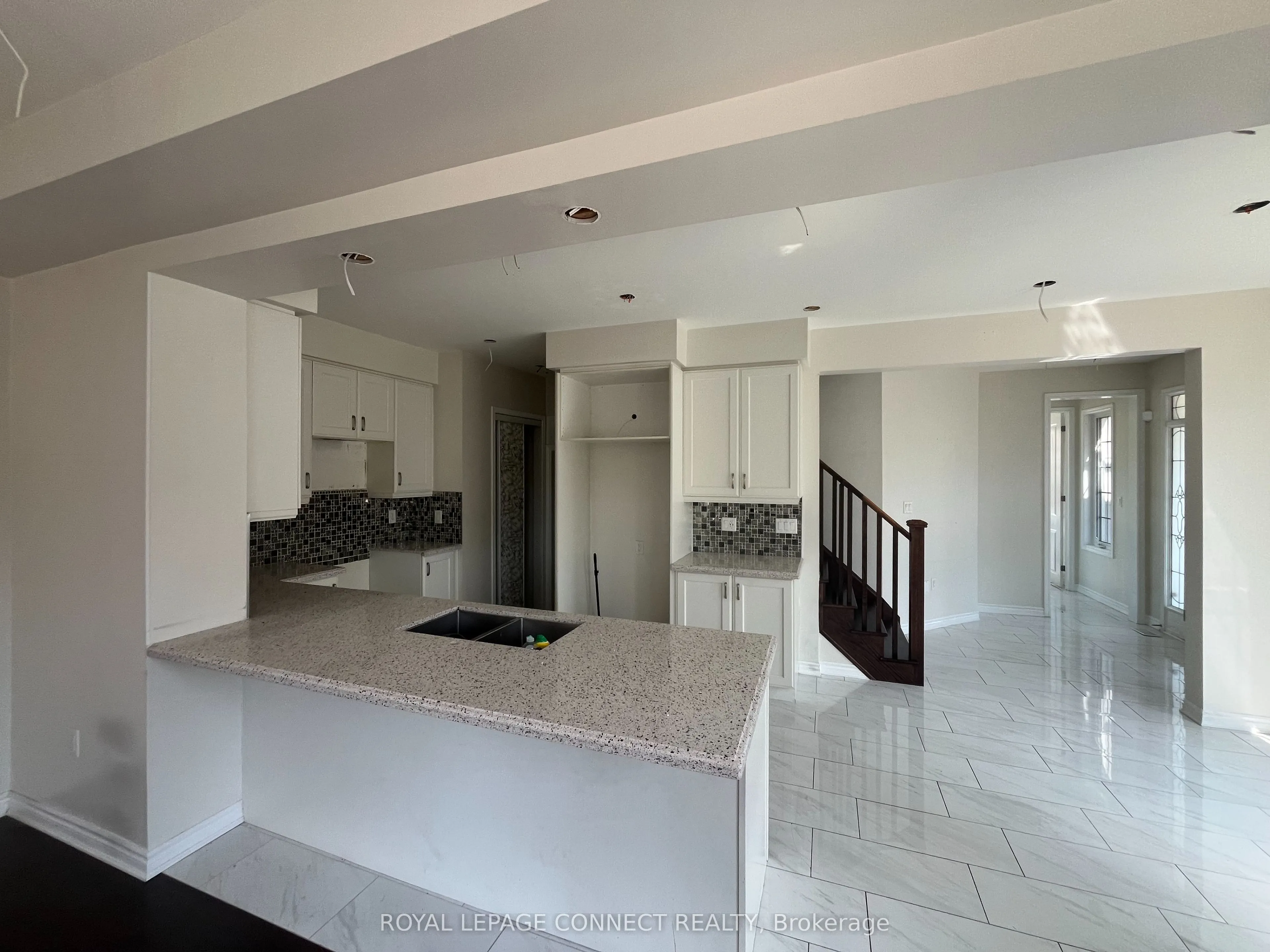 2427 Moonlight Crescent