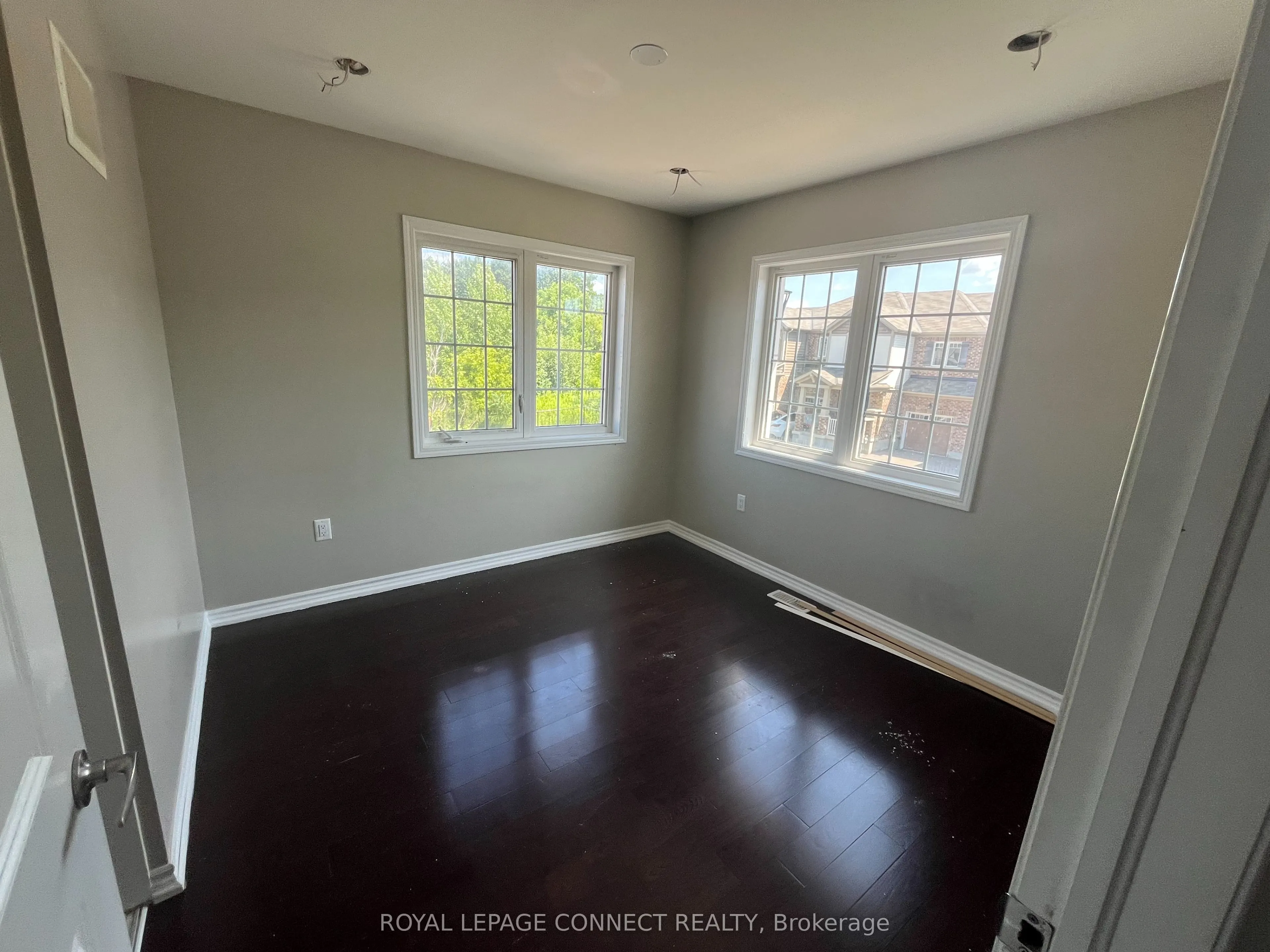 2427 Moonlight Crescent