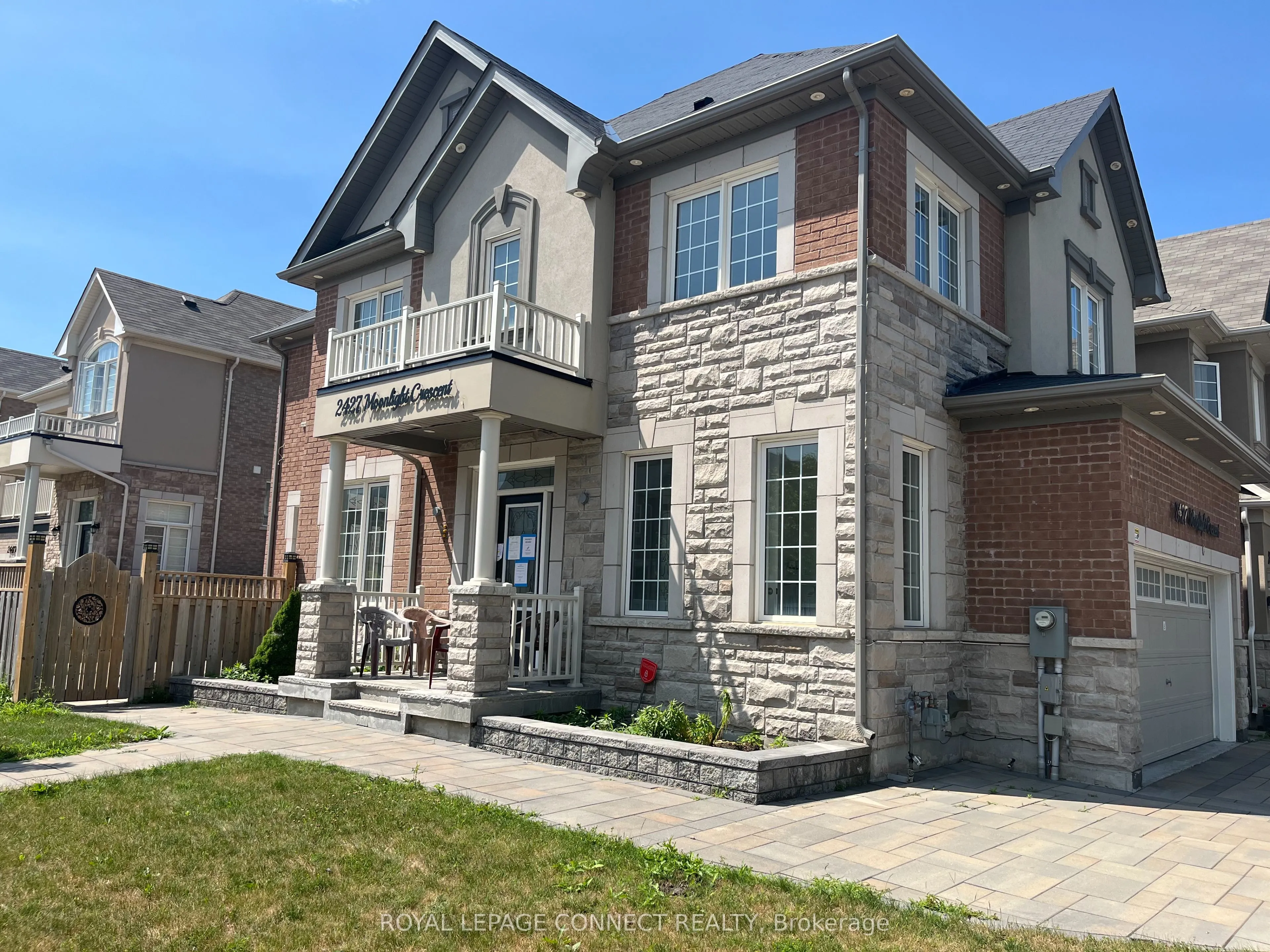 2427 Moonlight Crescent