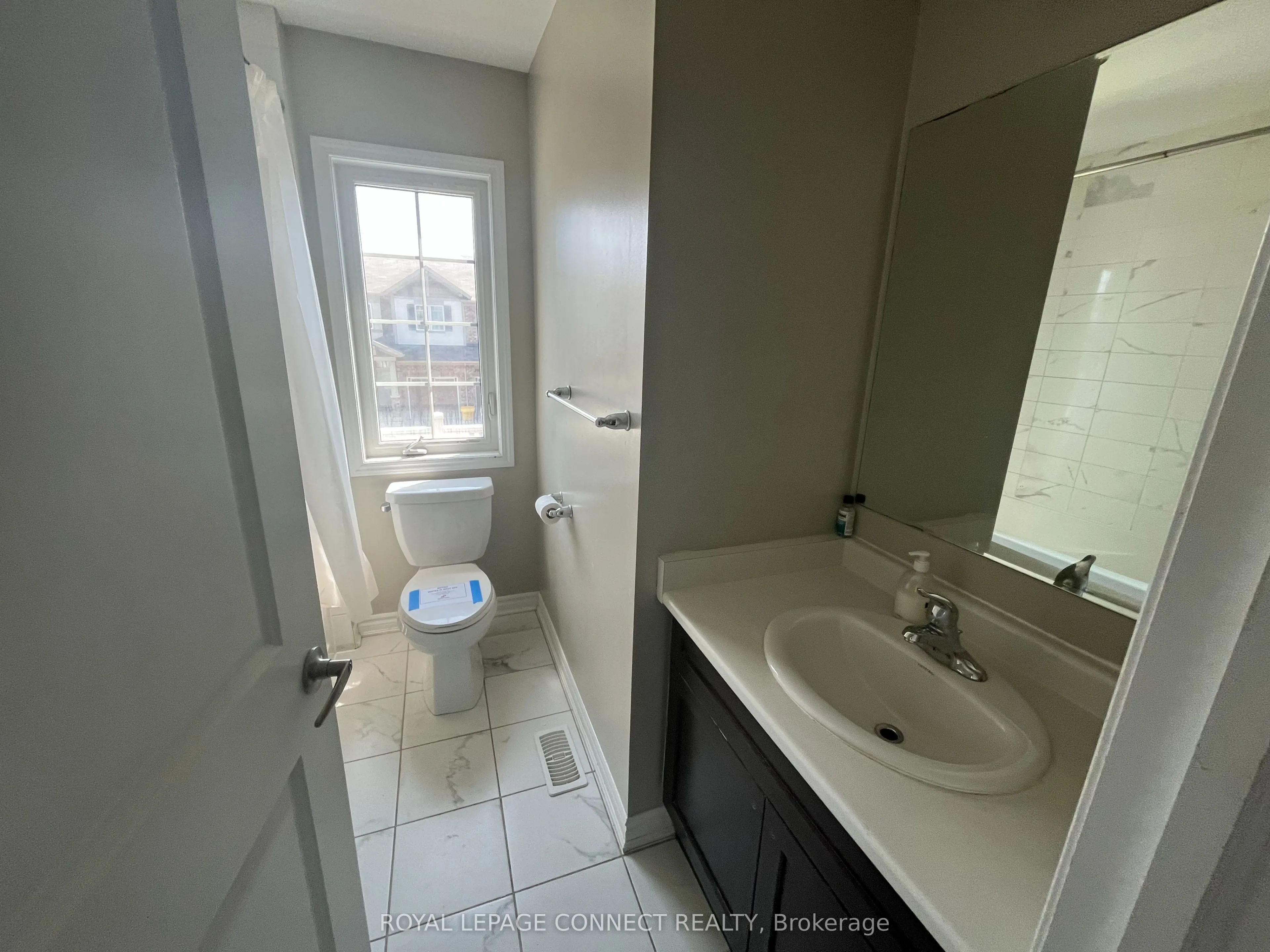 2427 Moonlight Crescent
