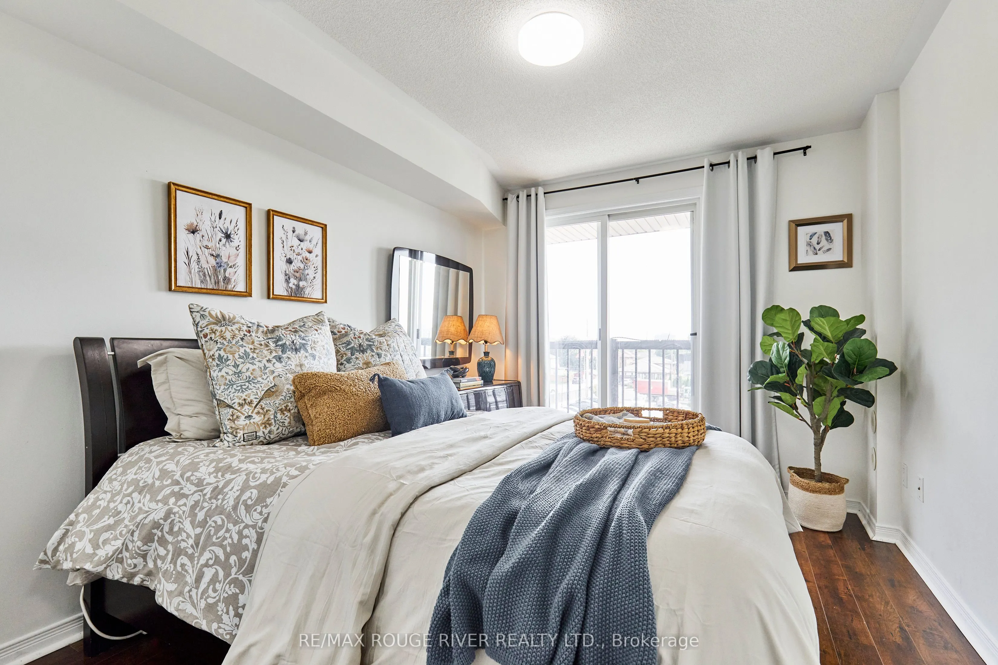 25 Strangford Lane, #312