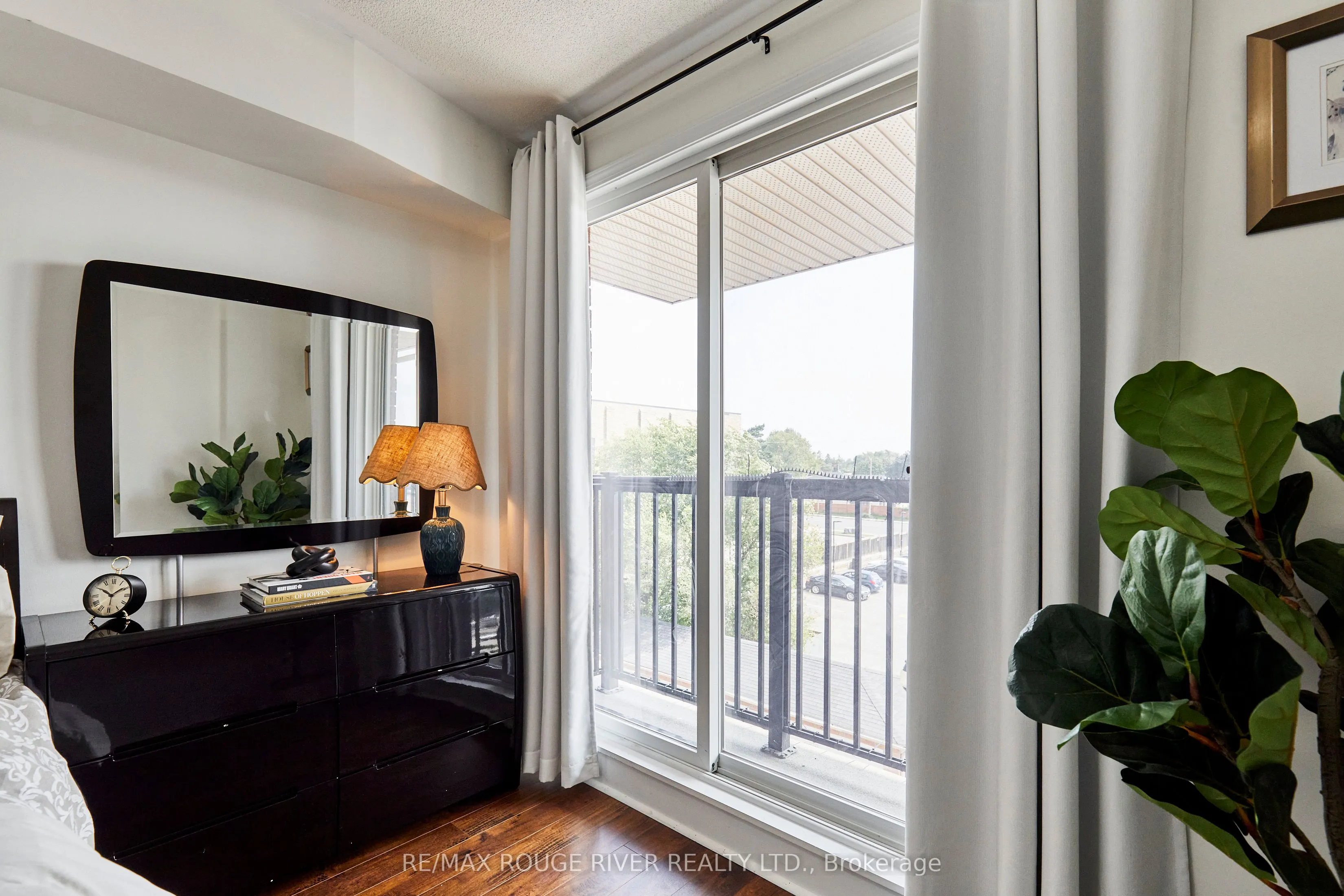 25 Strangford Lane, #312