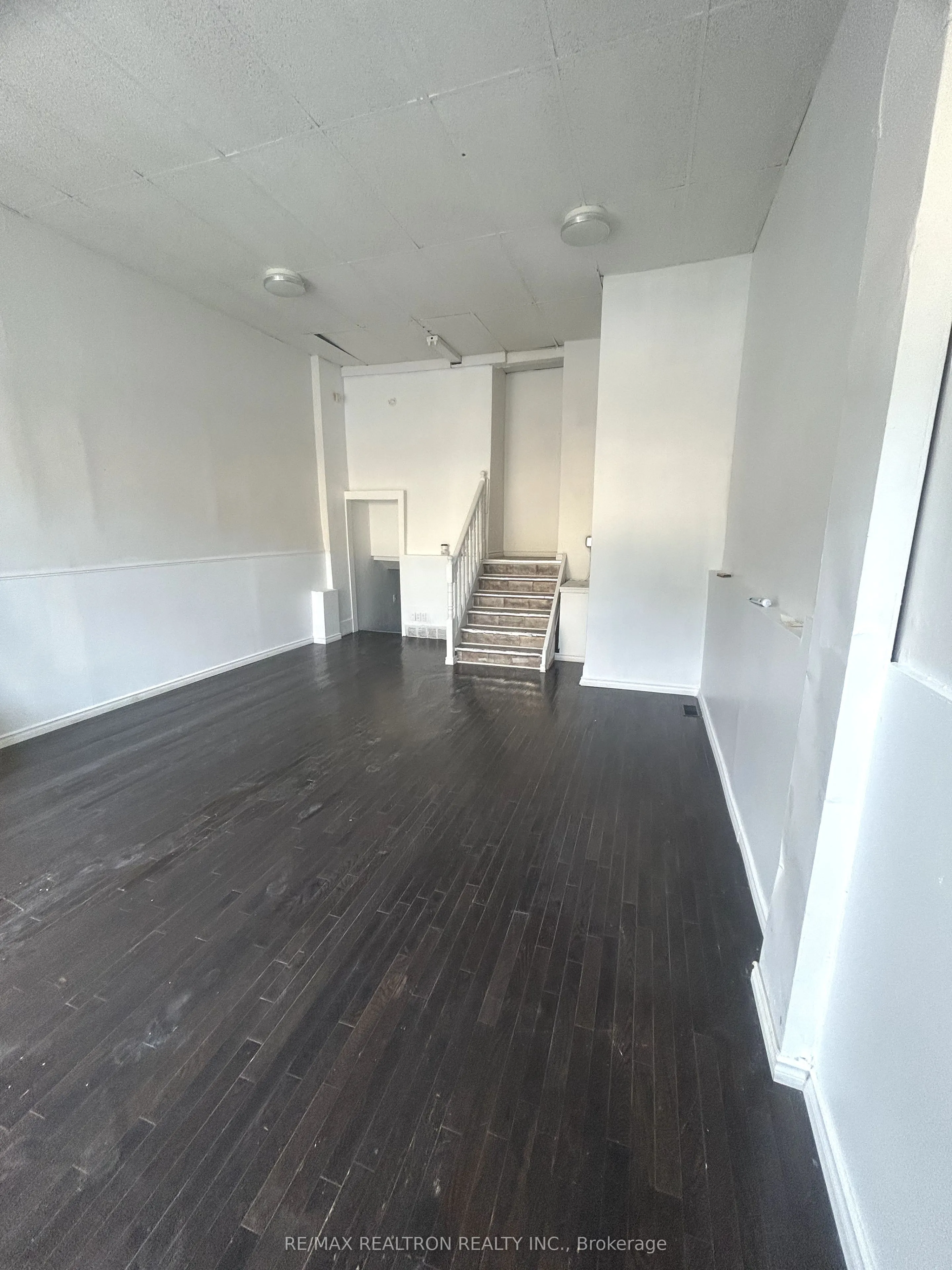 1293 Gerrard Street E, #Front
