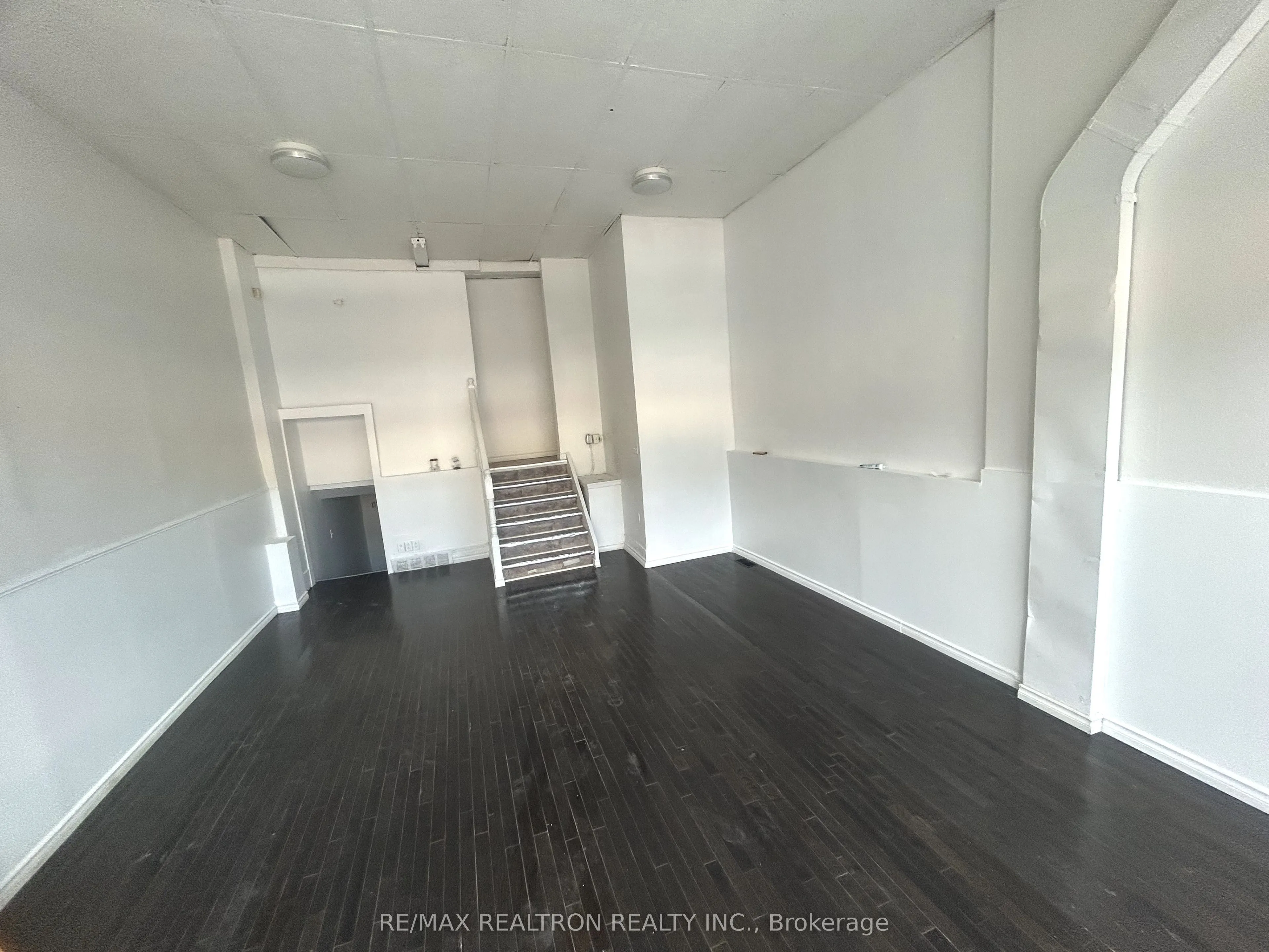 1293 Gerrard Street E, #Front