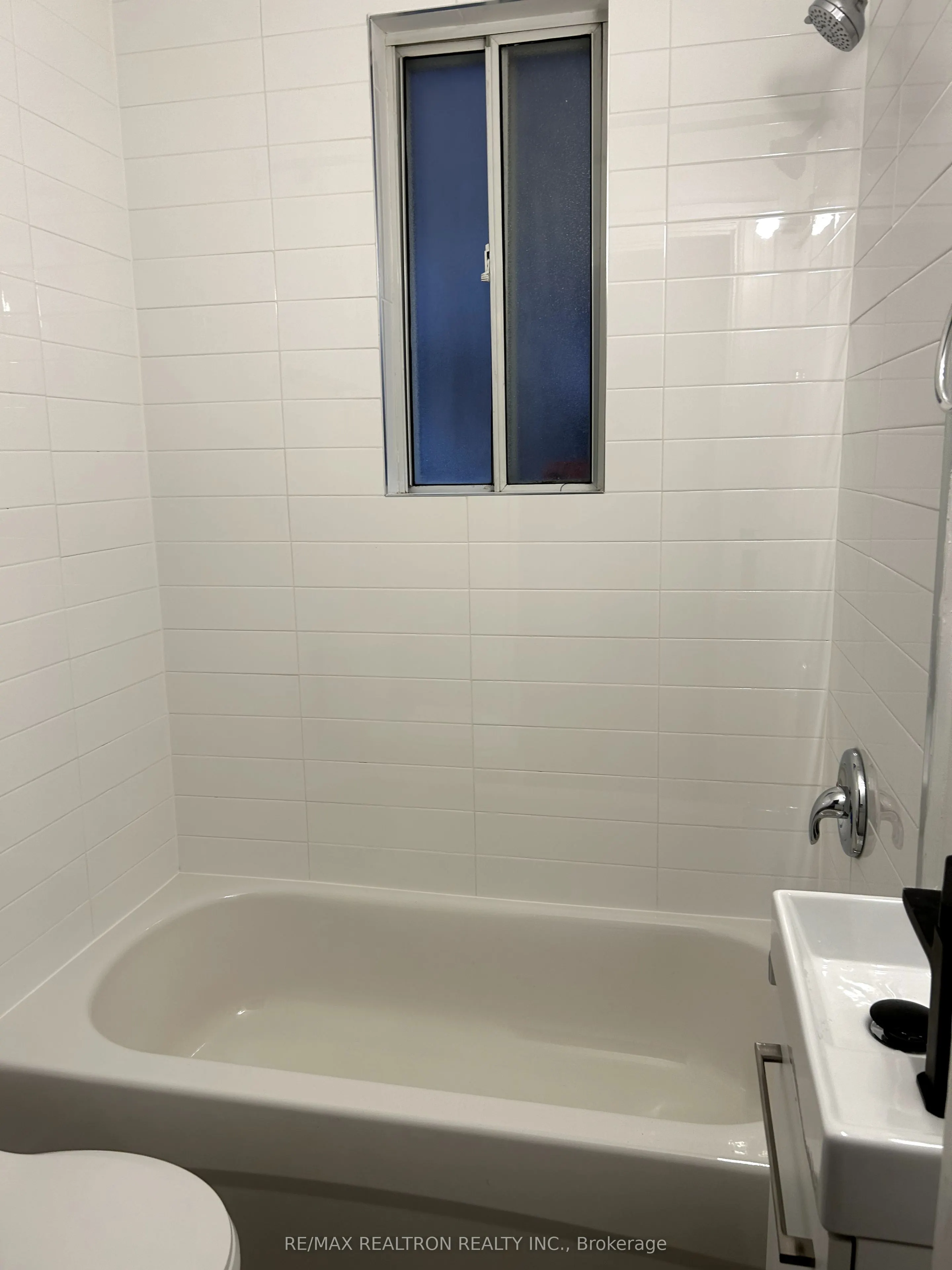1293 Gerrard Street E, #1
