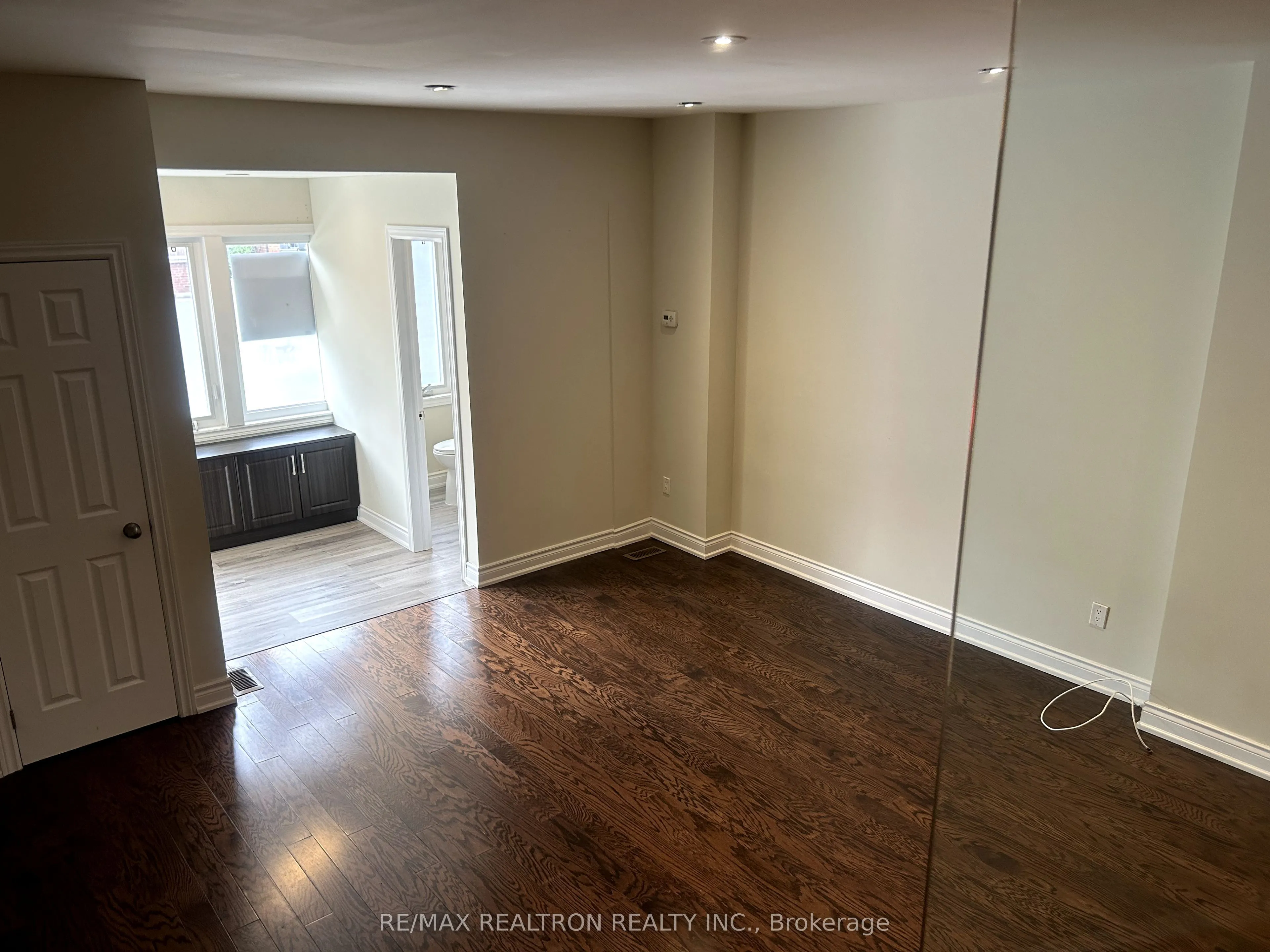 1311 Gerrard Street E, #1