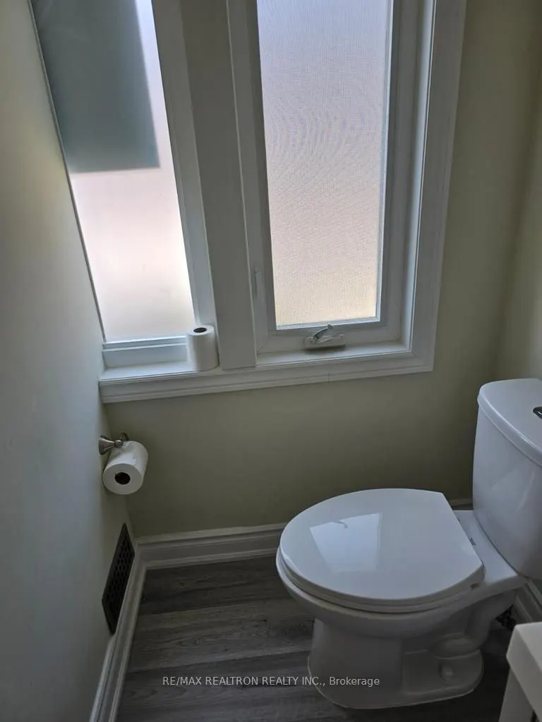 1311 Gerrard Street E, #1