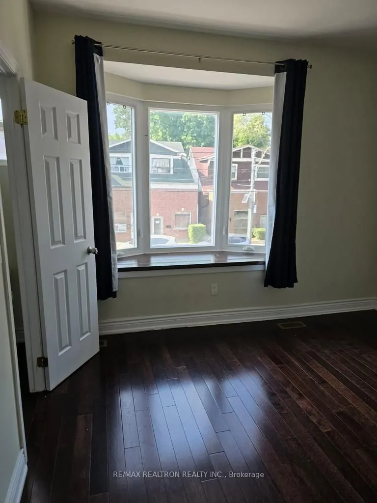 1311 Gerrard Street E, #1