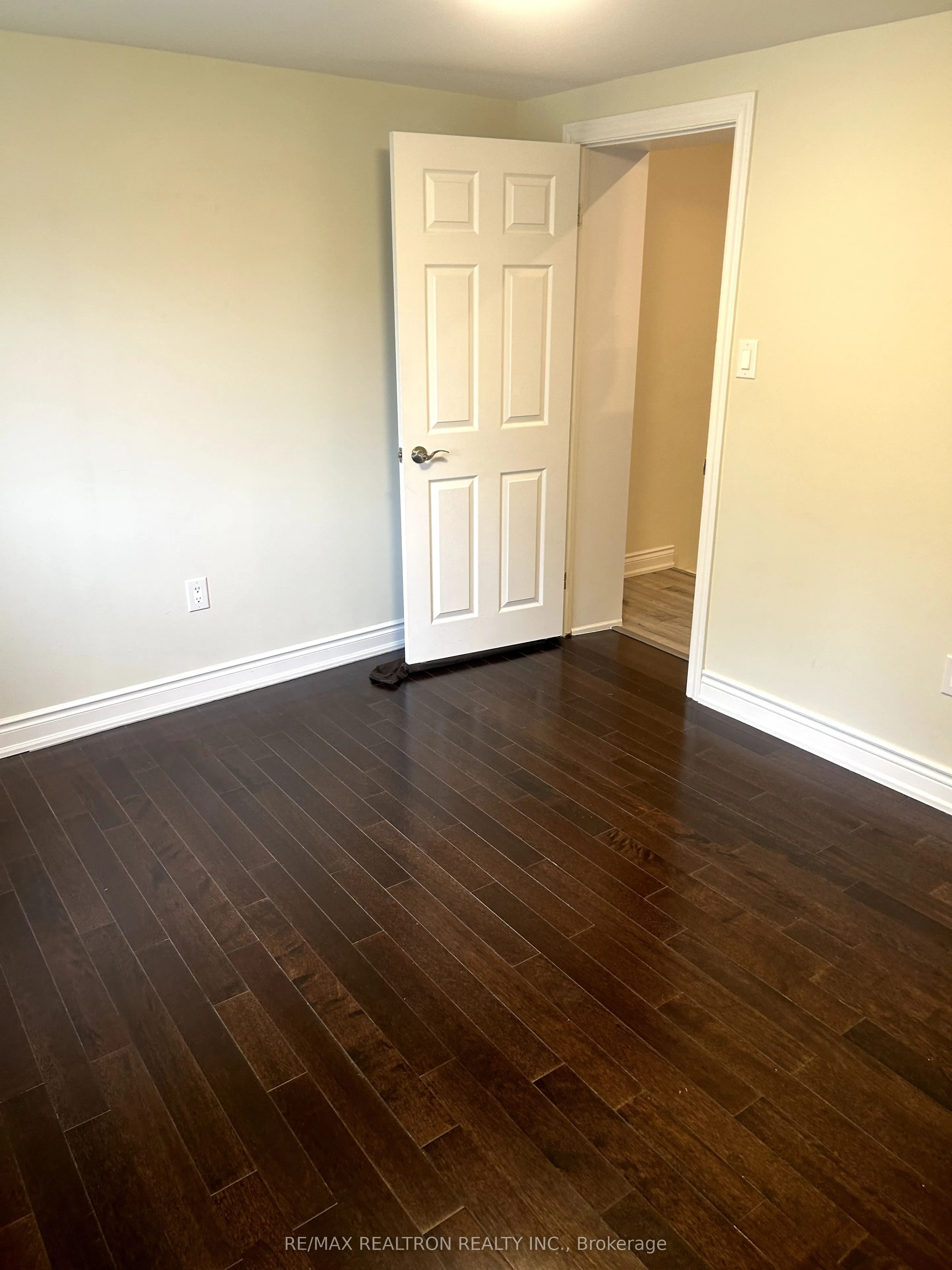 1311 Gerrard Street E, #1