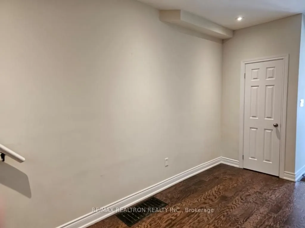 1311 Gerrard Street E, #1