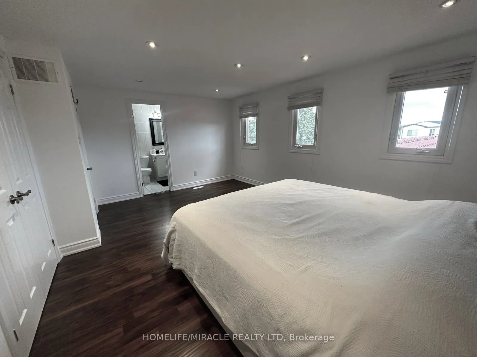 9 Maresfield Drive N Drive