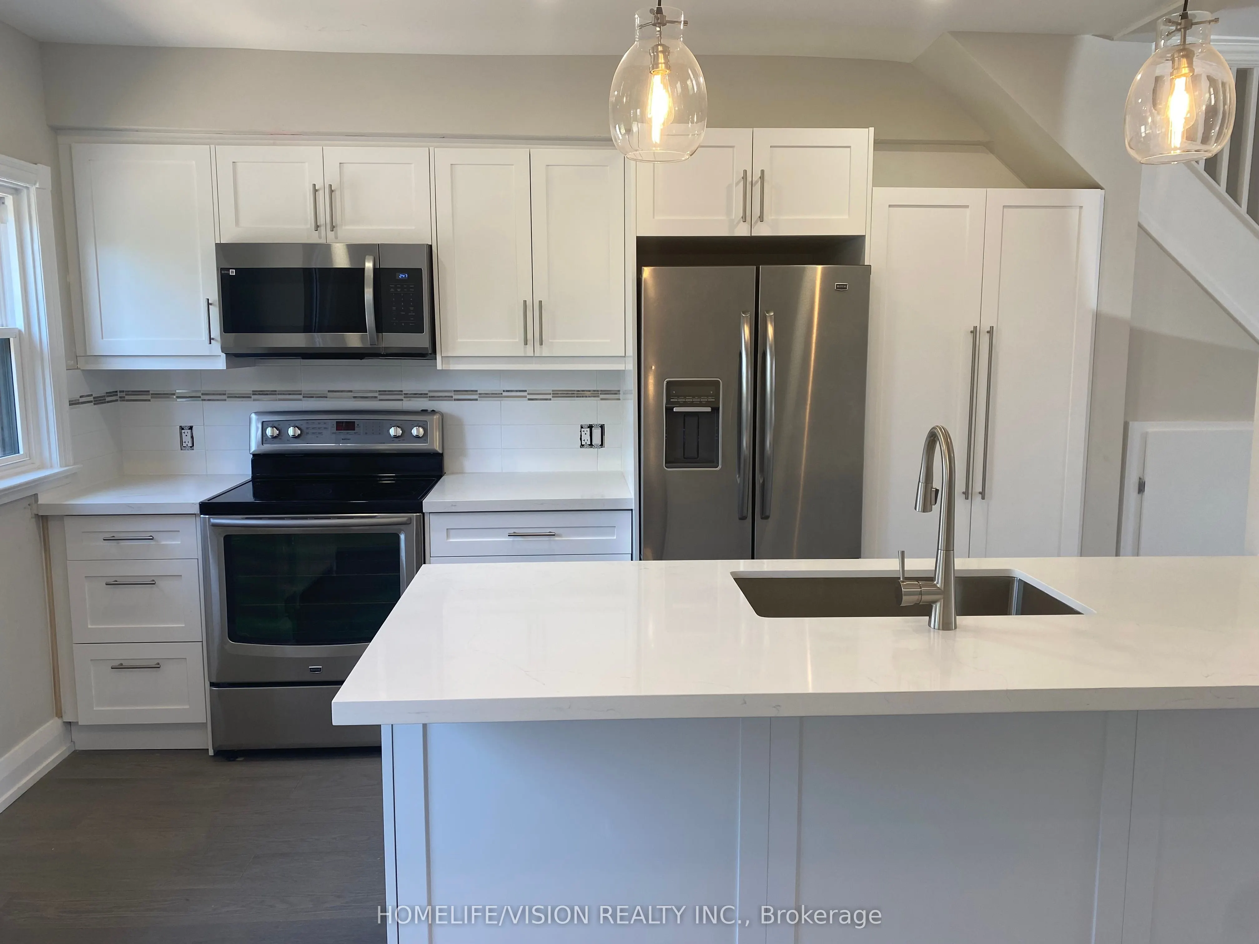 2448 Gerrard Street E, #Upper